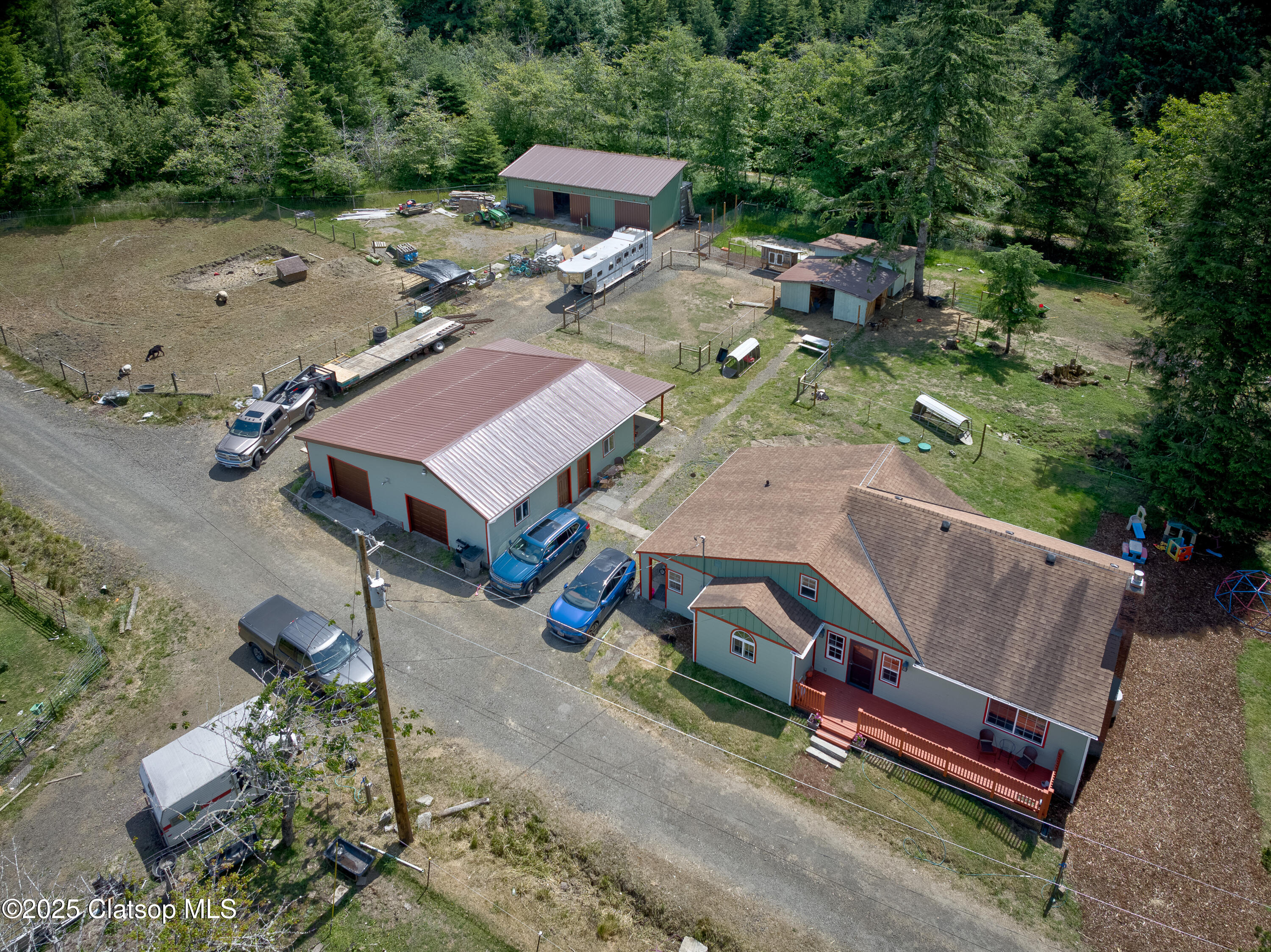 90313 Hwy 202 Property Photo 2