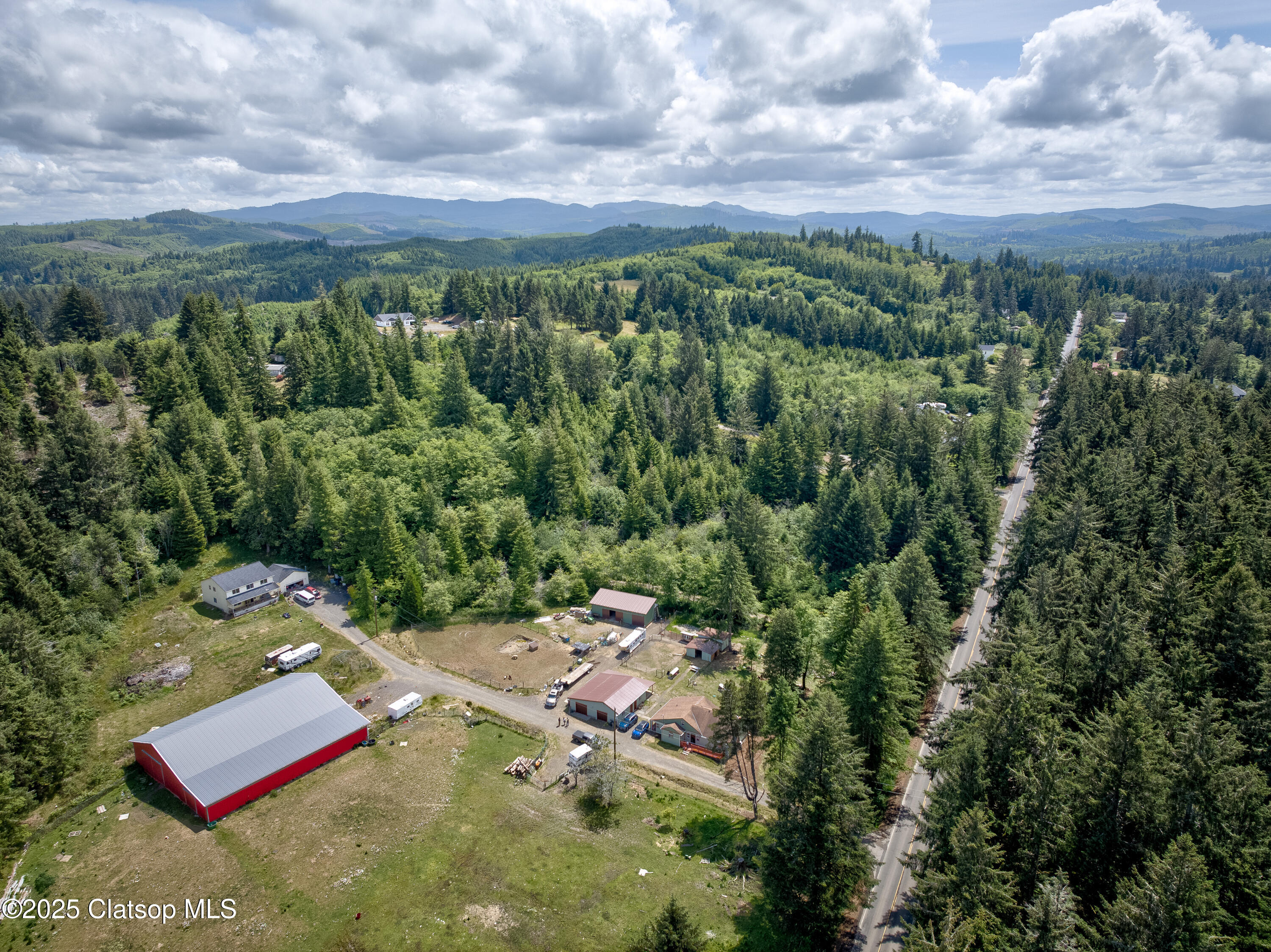 90313 Hwy 202 Property Photo 3