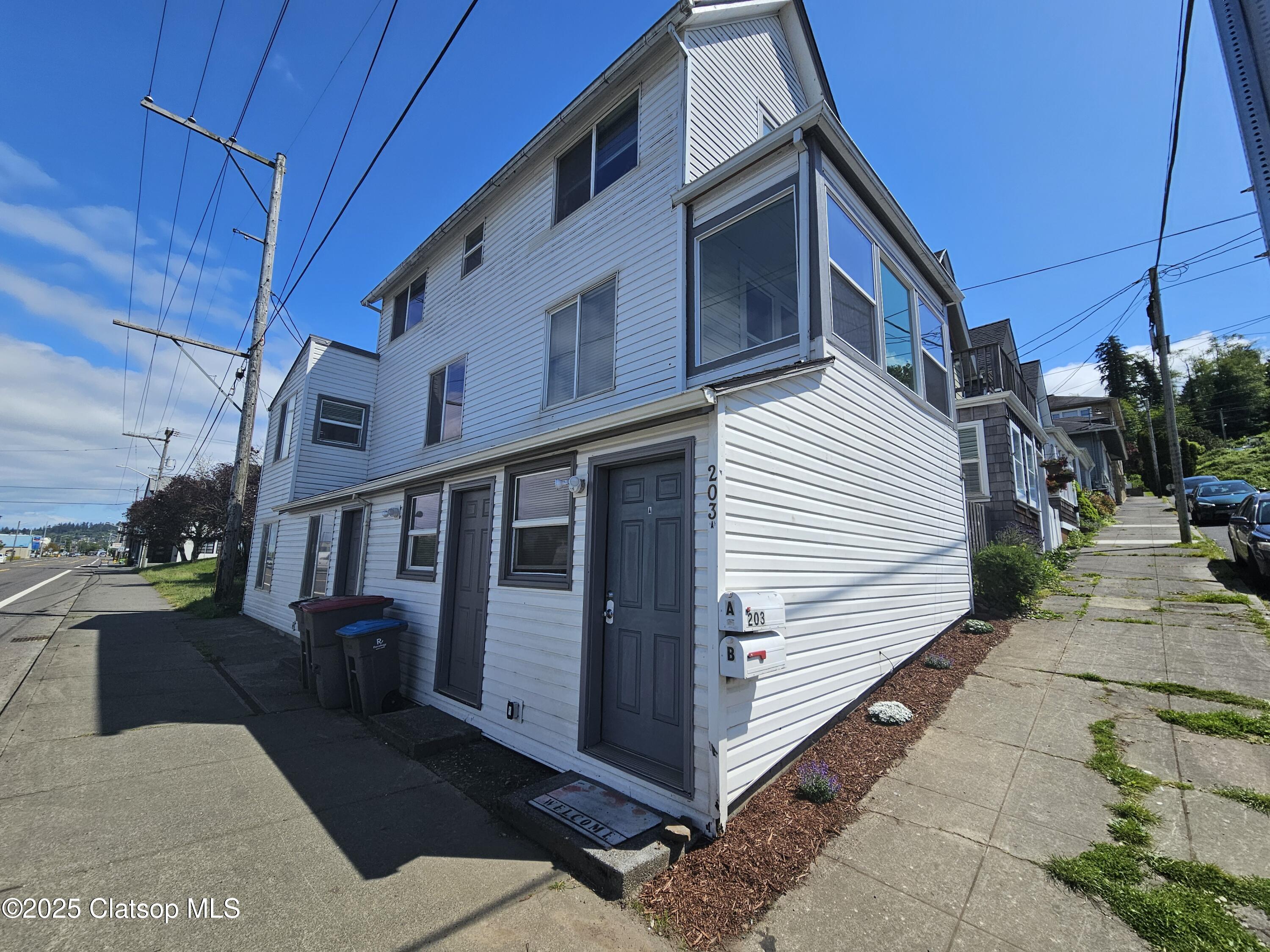 110 2nd Street Property Photo 1