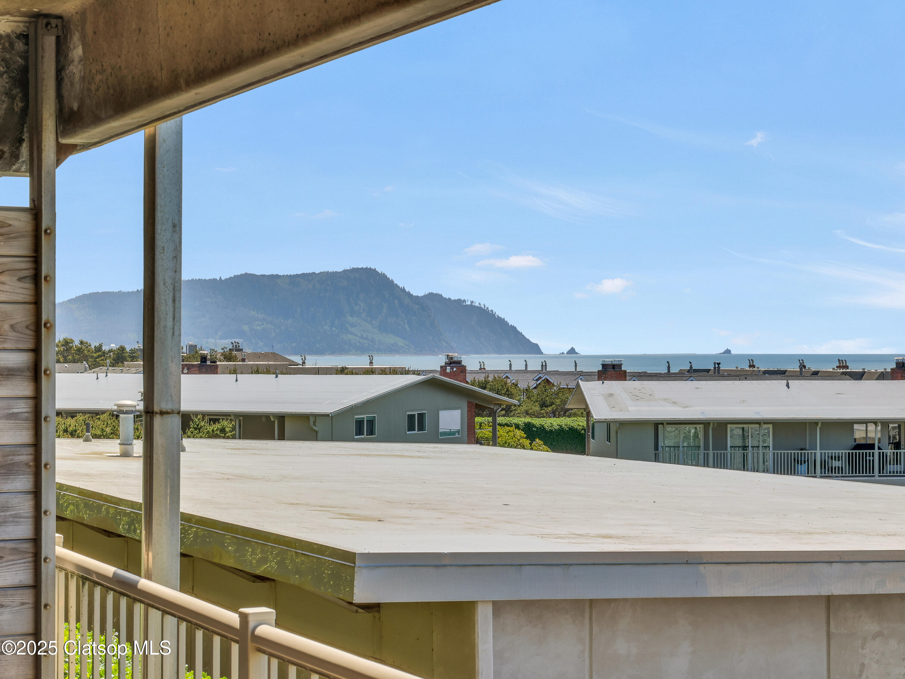 1146 N Gearhart House Condo Property Photo 4