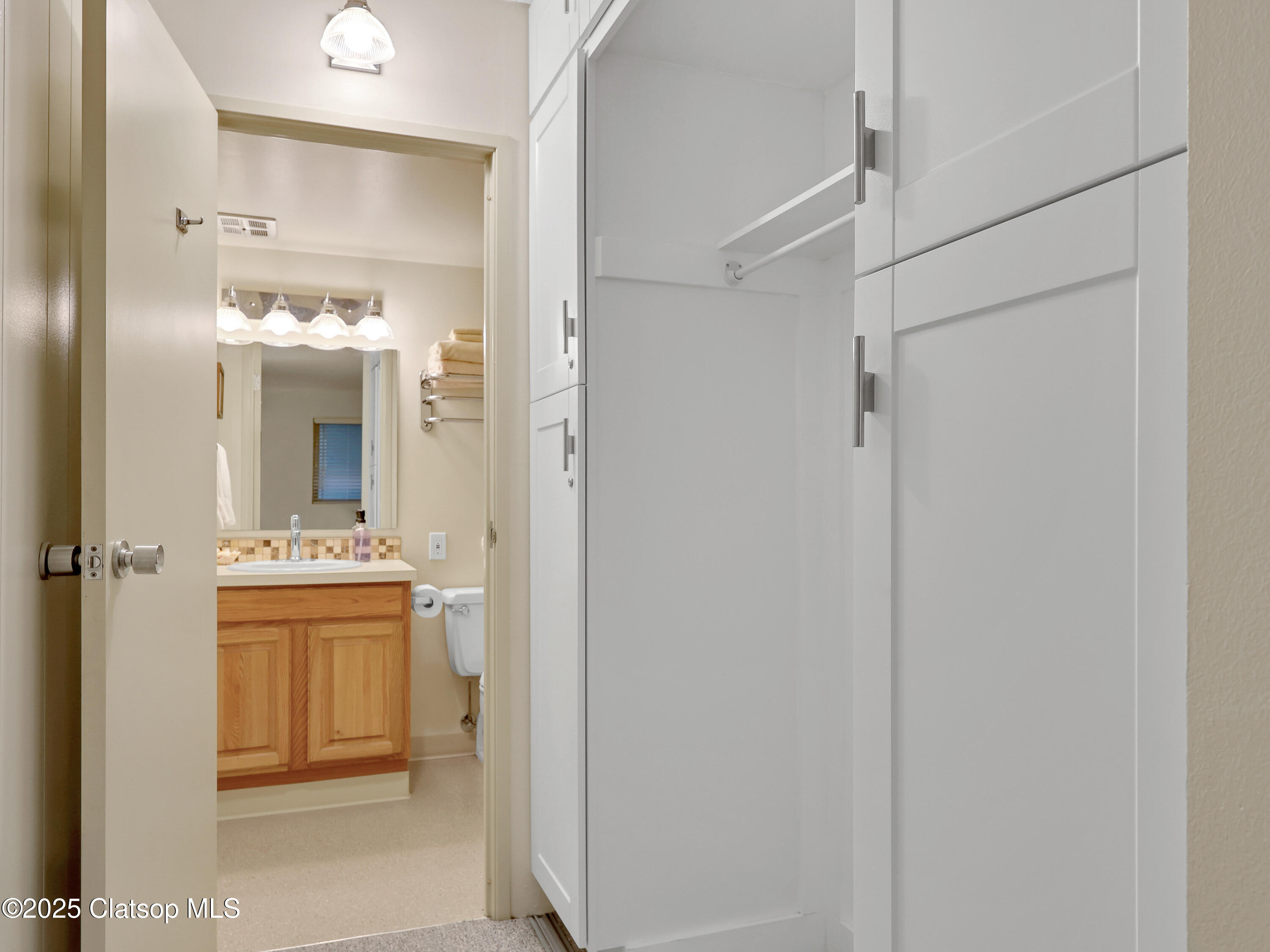 1146 N Gearhart House Condo Property Photo 15