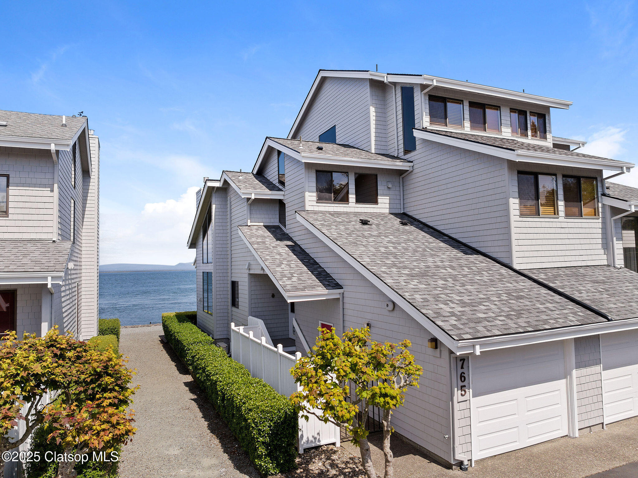 765 5th Avenue Property Photo 1