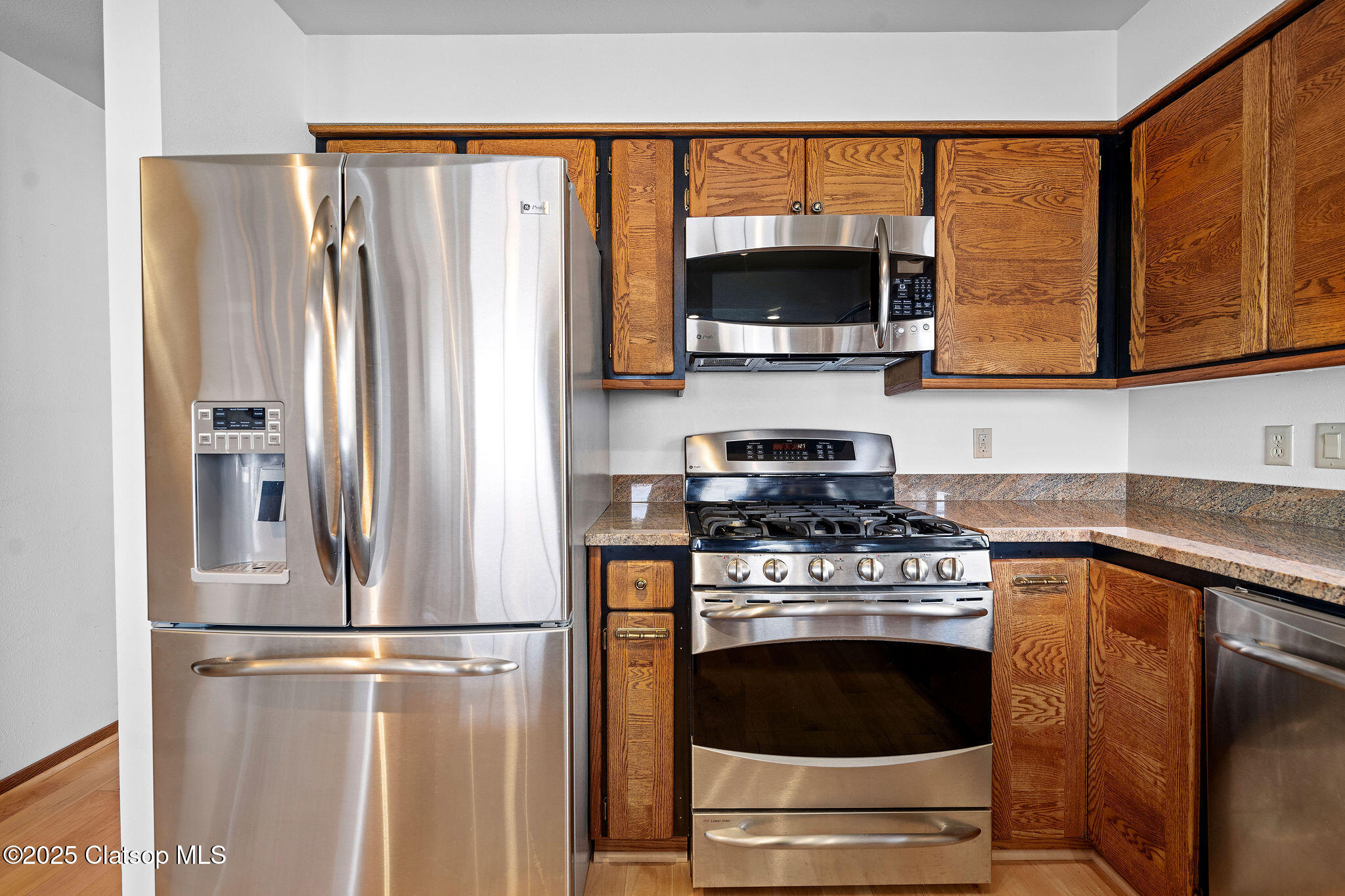 765 5th Avenue Property Photo 5