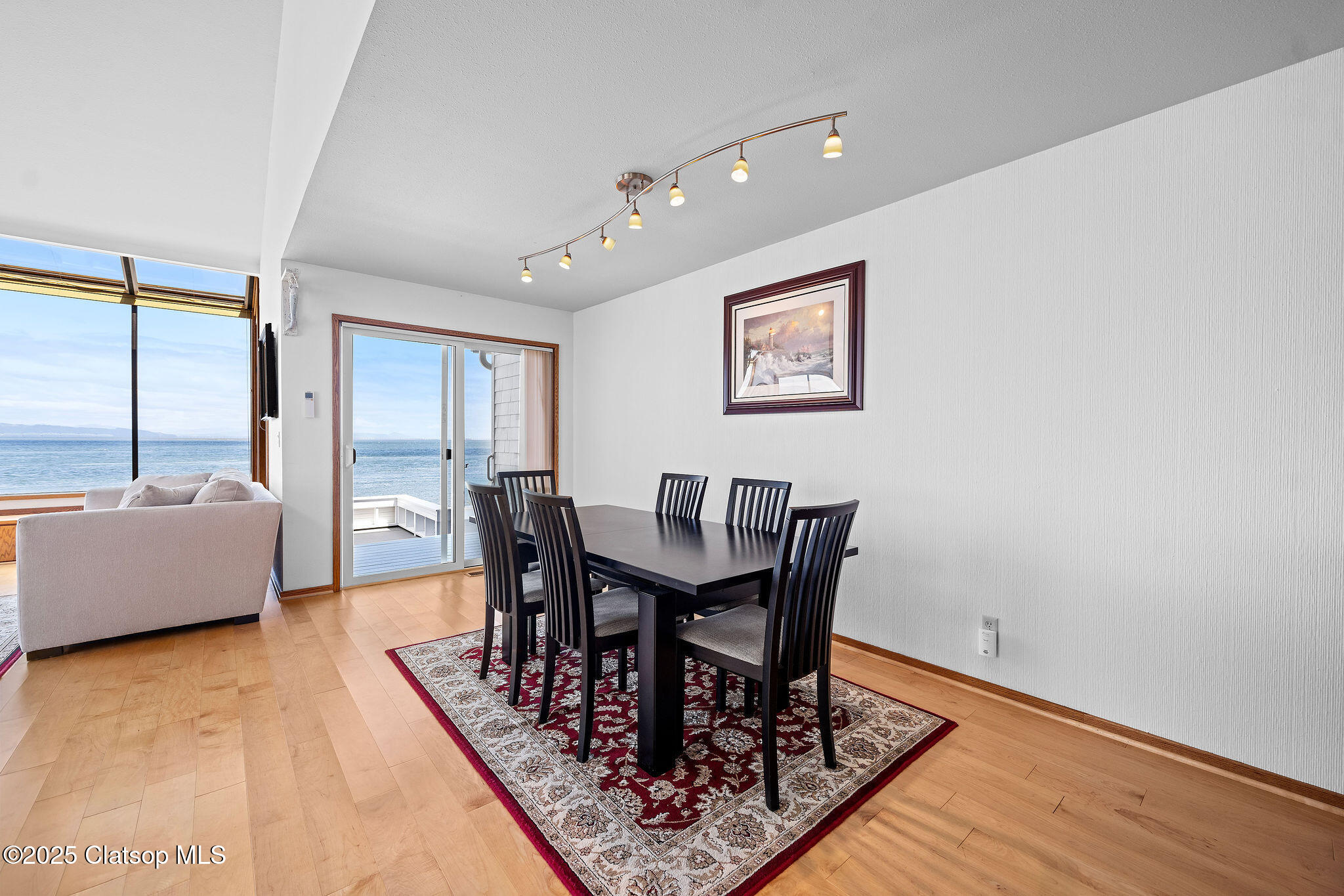 765 5th Avenue Property Photo 9