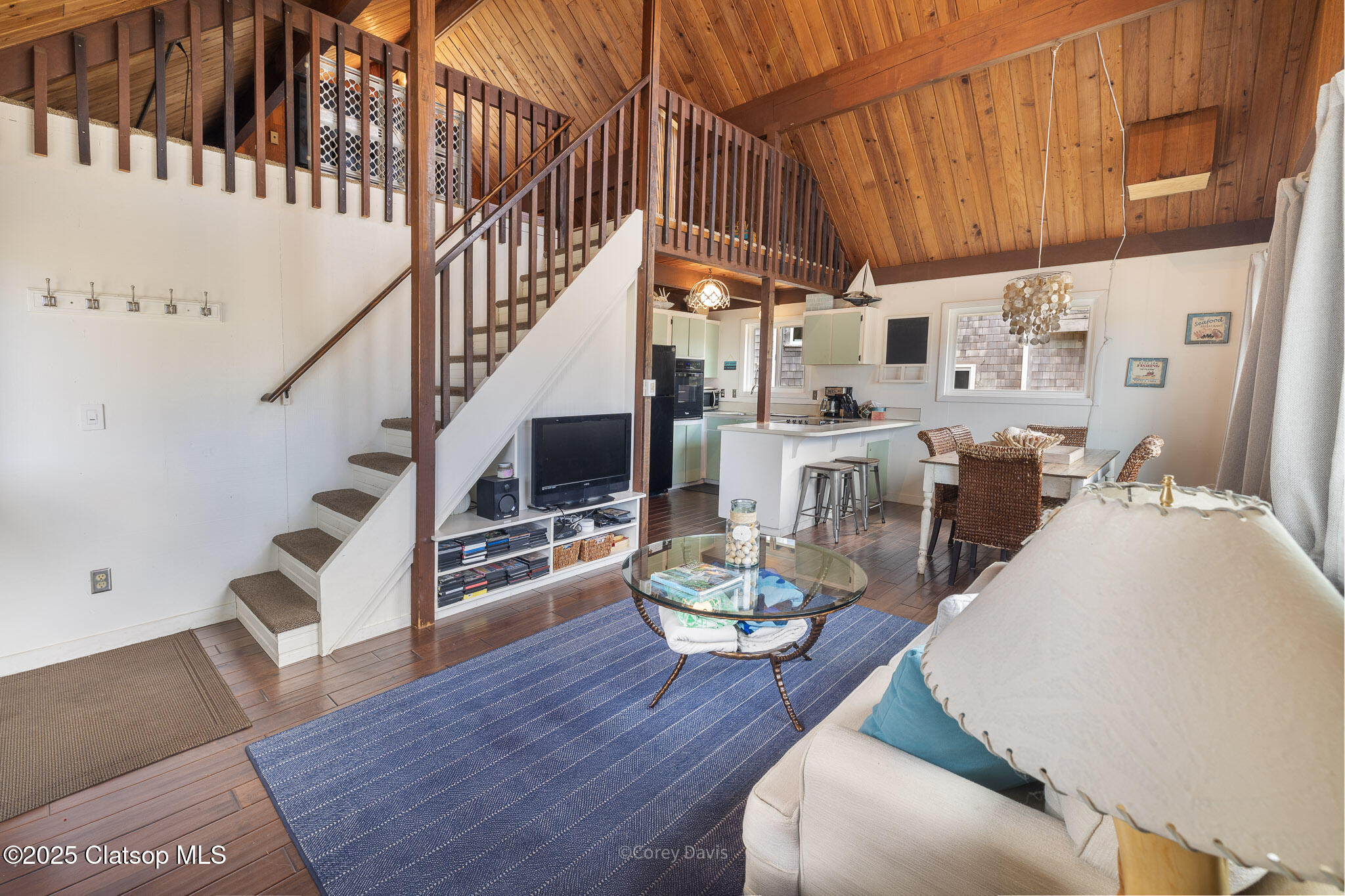 33565 Shore Drive Property Photo 4