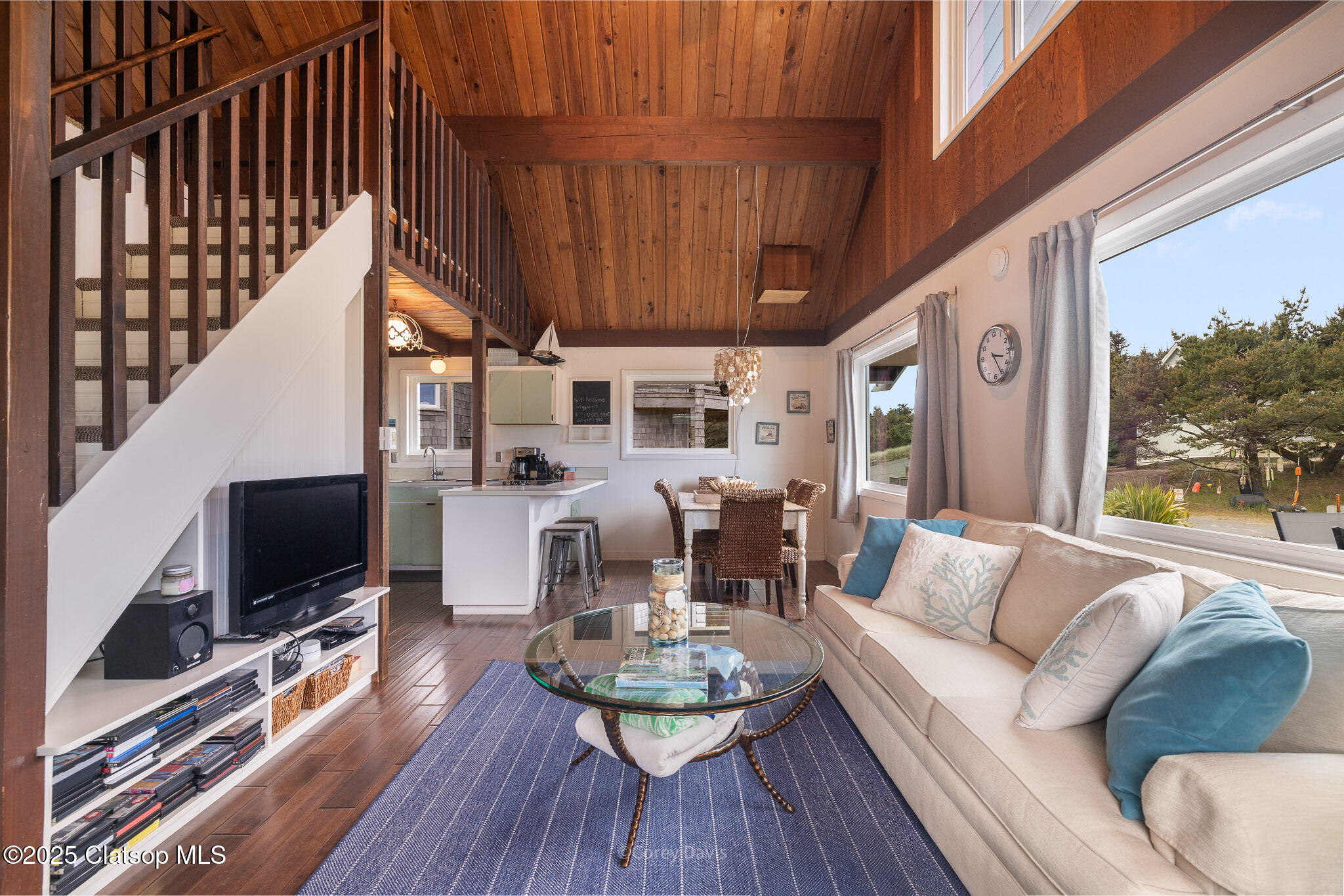 33565 Shore Drive Property Photo 5