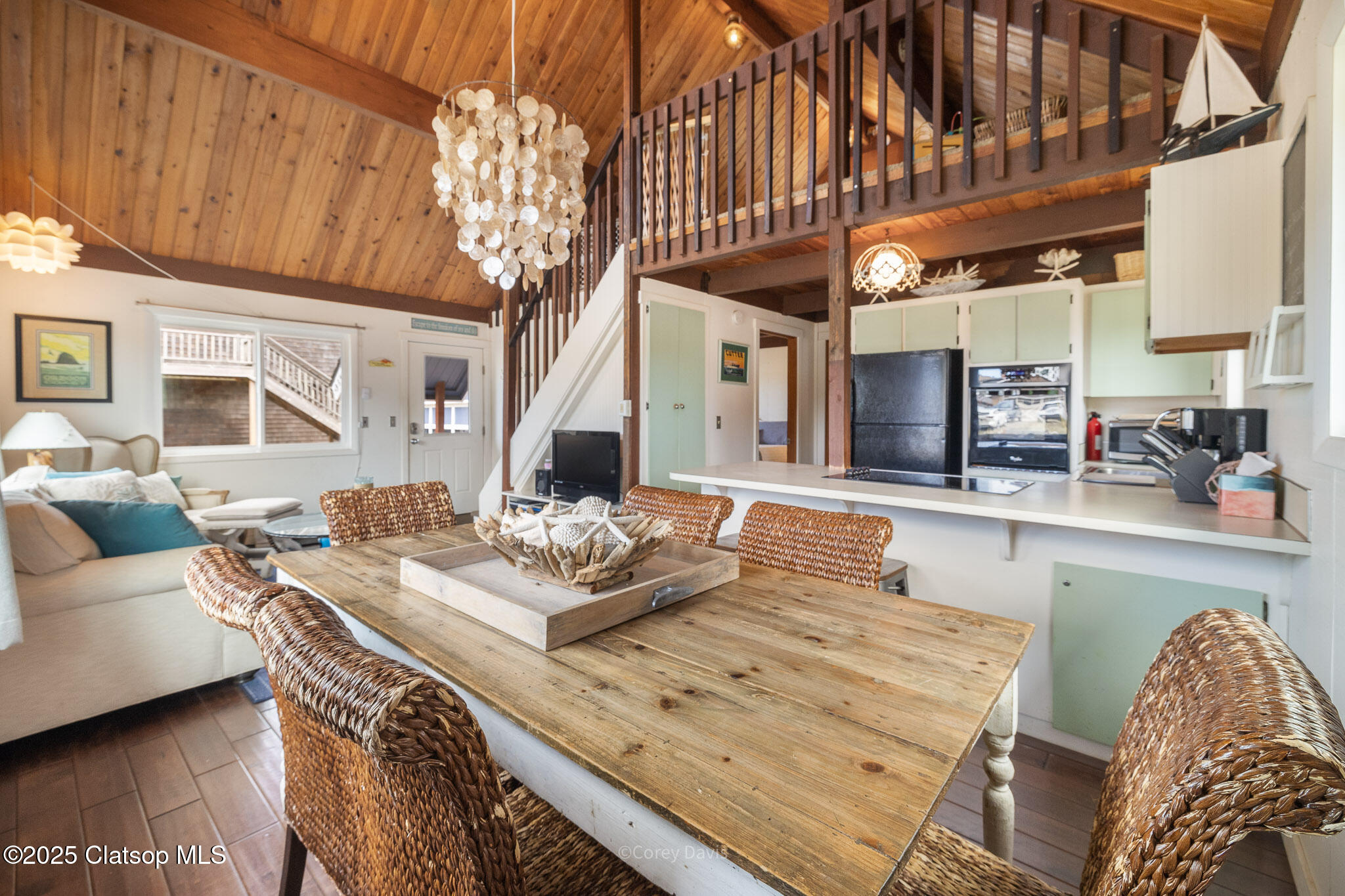 33565 Shore Drive Property Photo 9