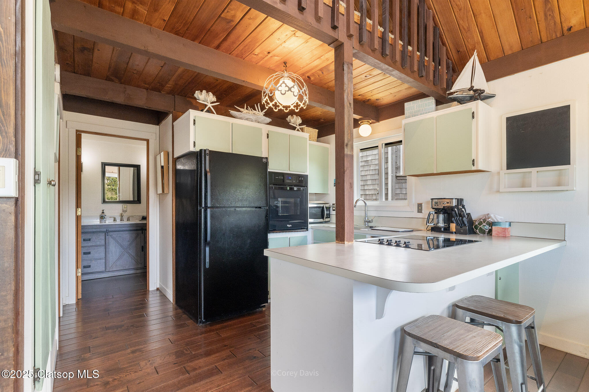 33565 Shore Drive Property Photo 10