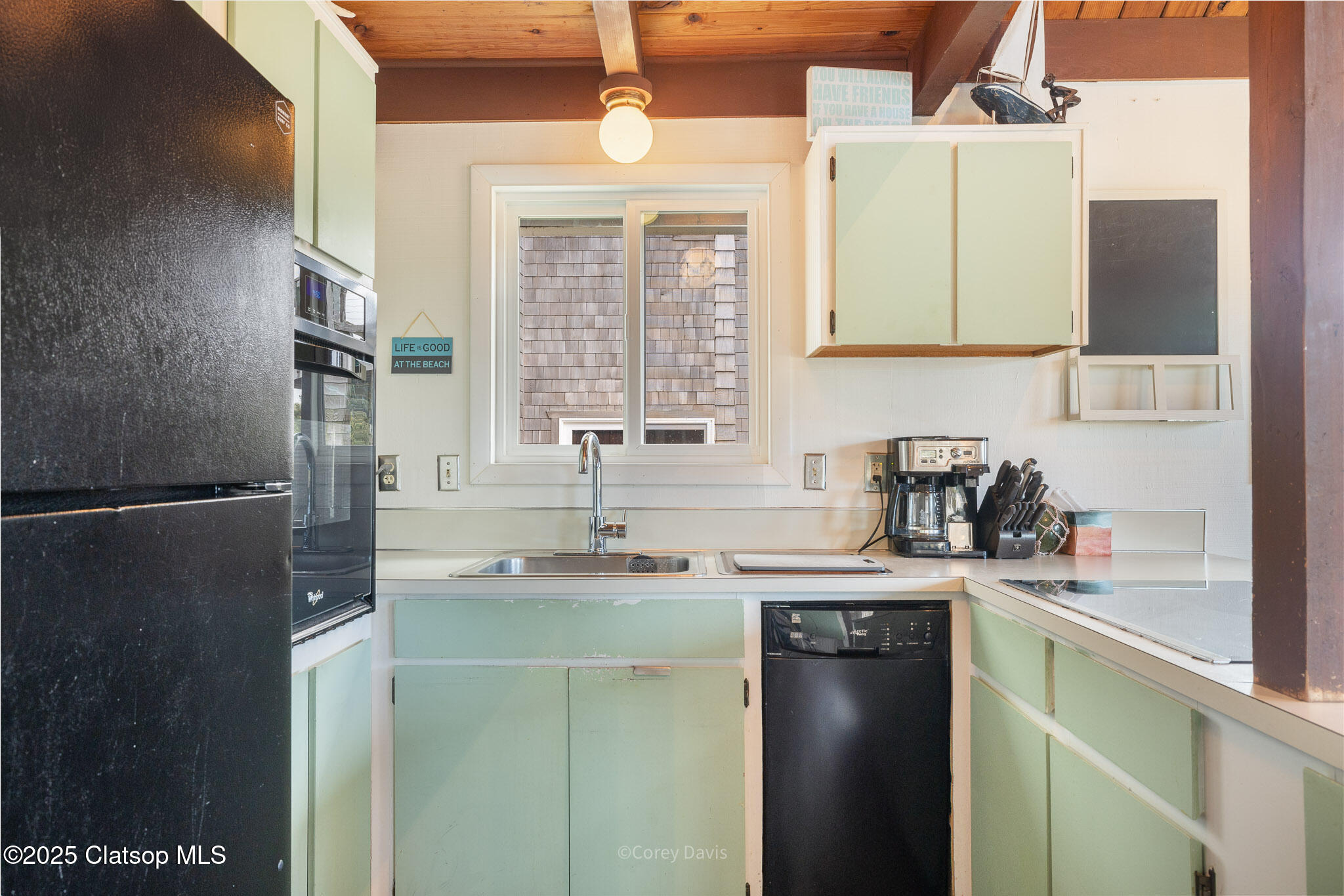 33565 Shore Drive Property Photo 11