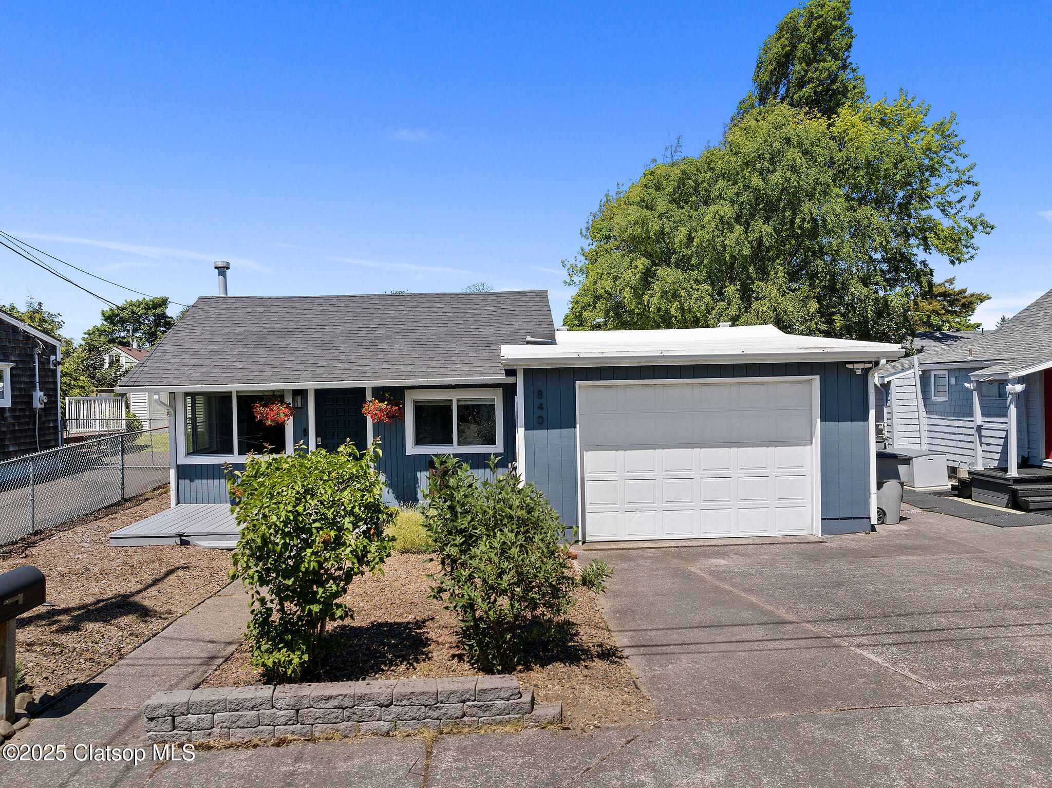 840 11th Avenue Property Photo 1