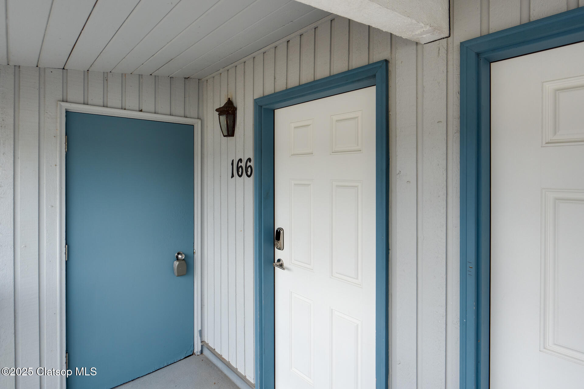 2316 Beach Drive Property Photo 4