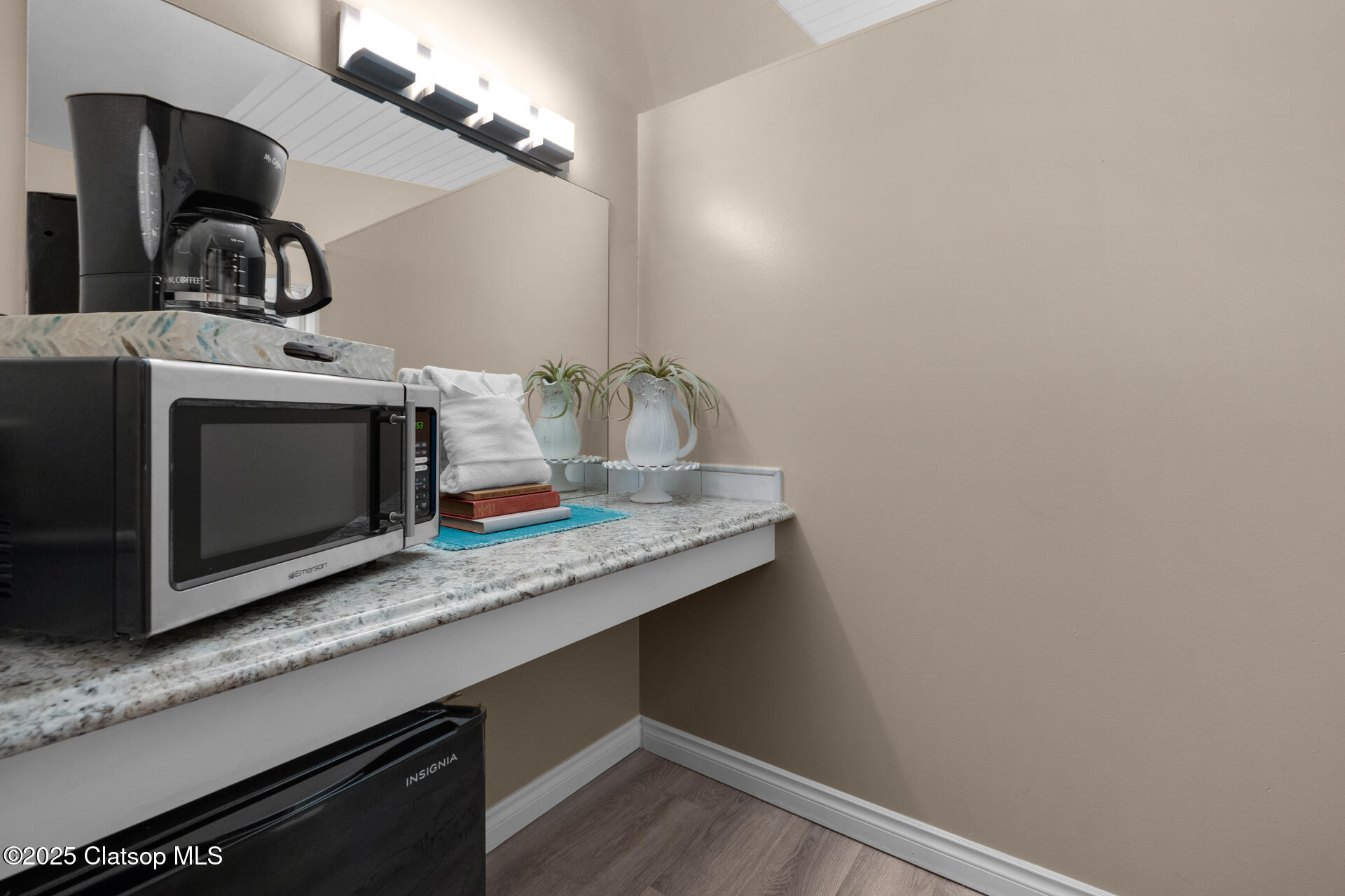 2316 Beach Drive Property Photo 22