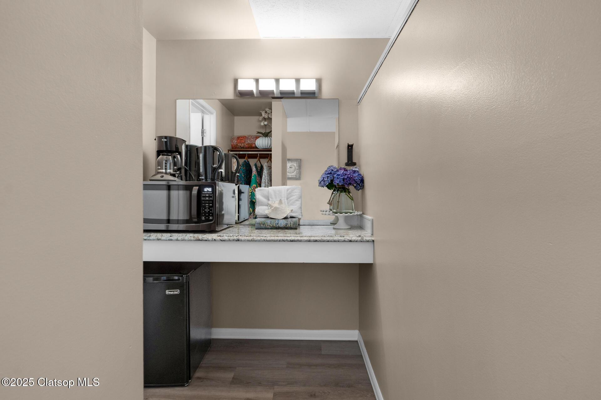 2316 Beach Drive Property Photo 17
