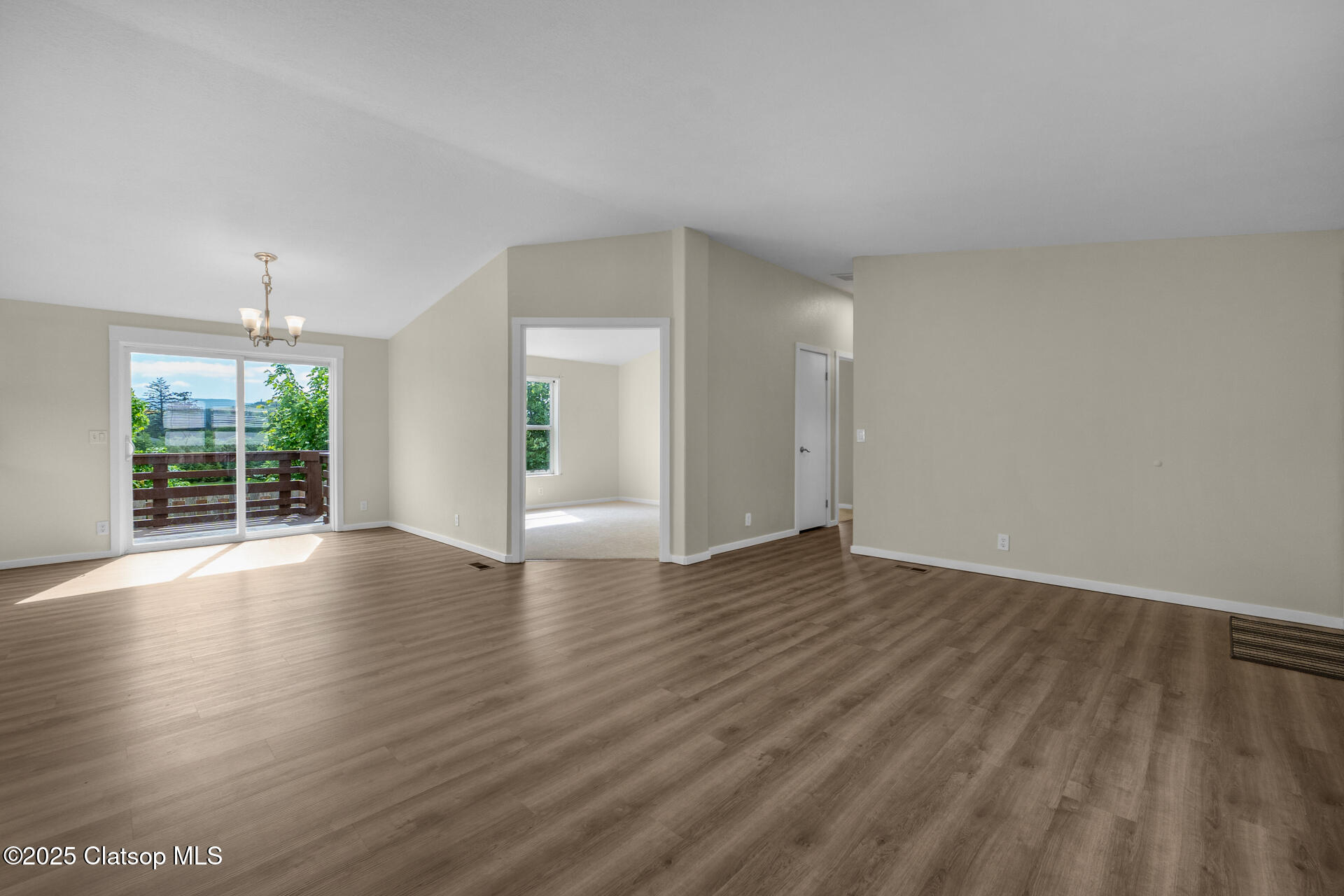 169 Ridge Drive Property Photo 6