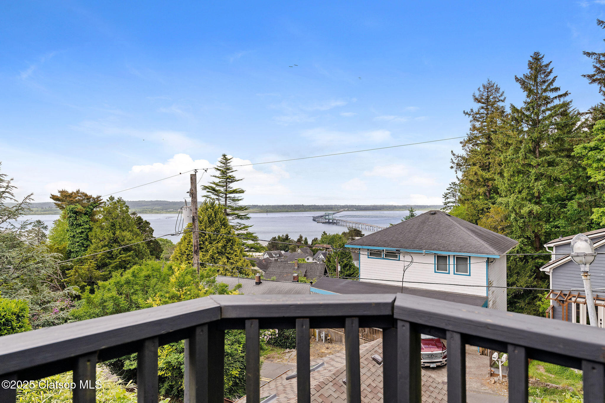 404 Chinook Avenue Property Photo 2
