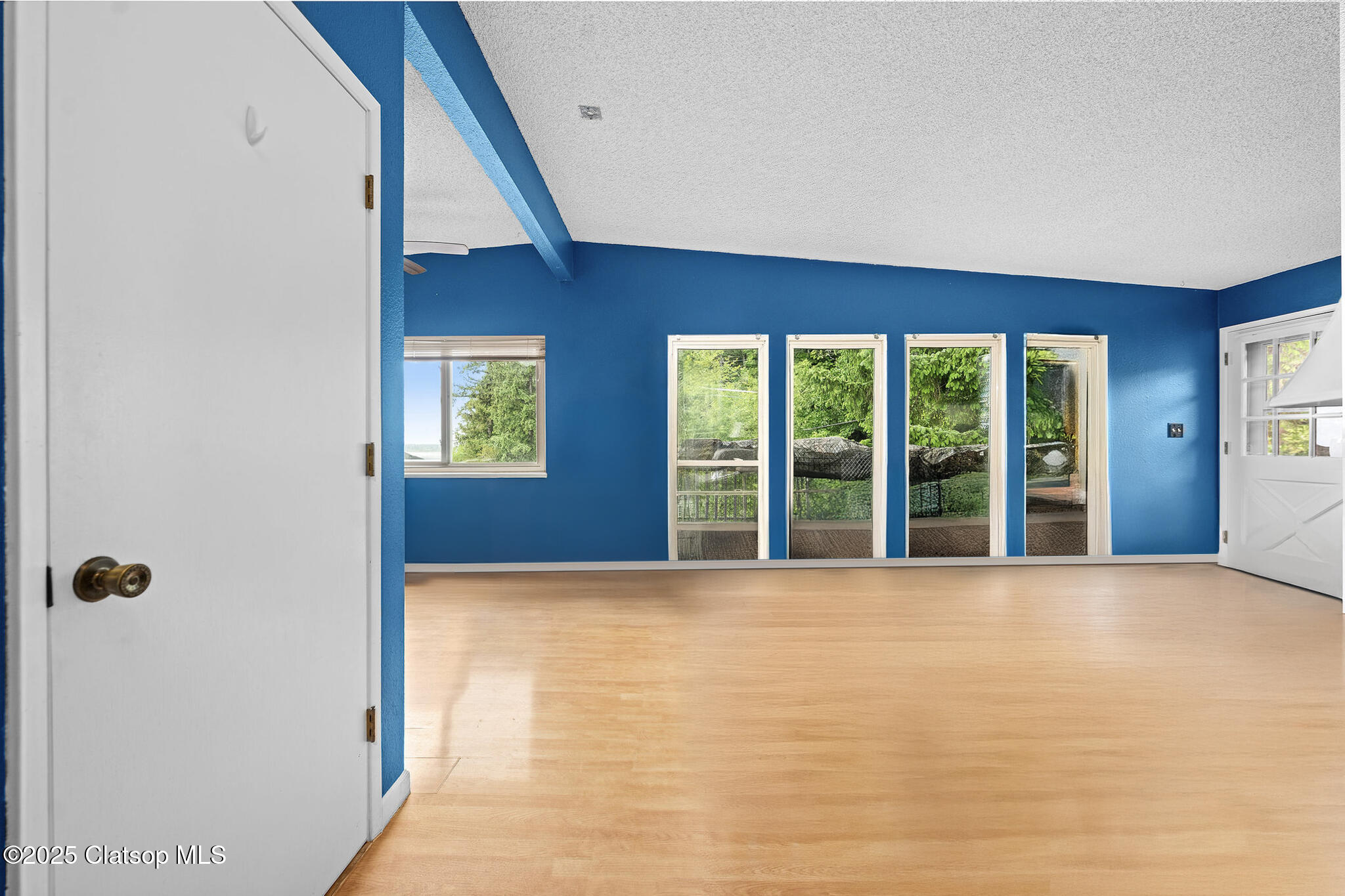 404 Chinook Avenue Property Photo 10