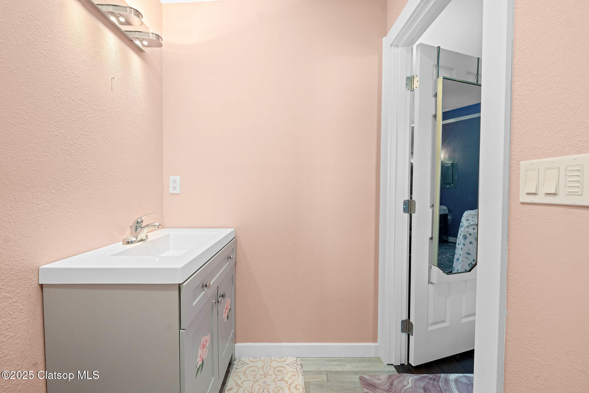 404 Chinook Avenue Property Photo 23