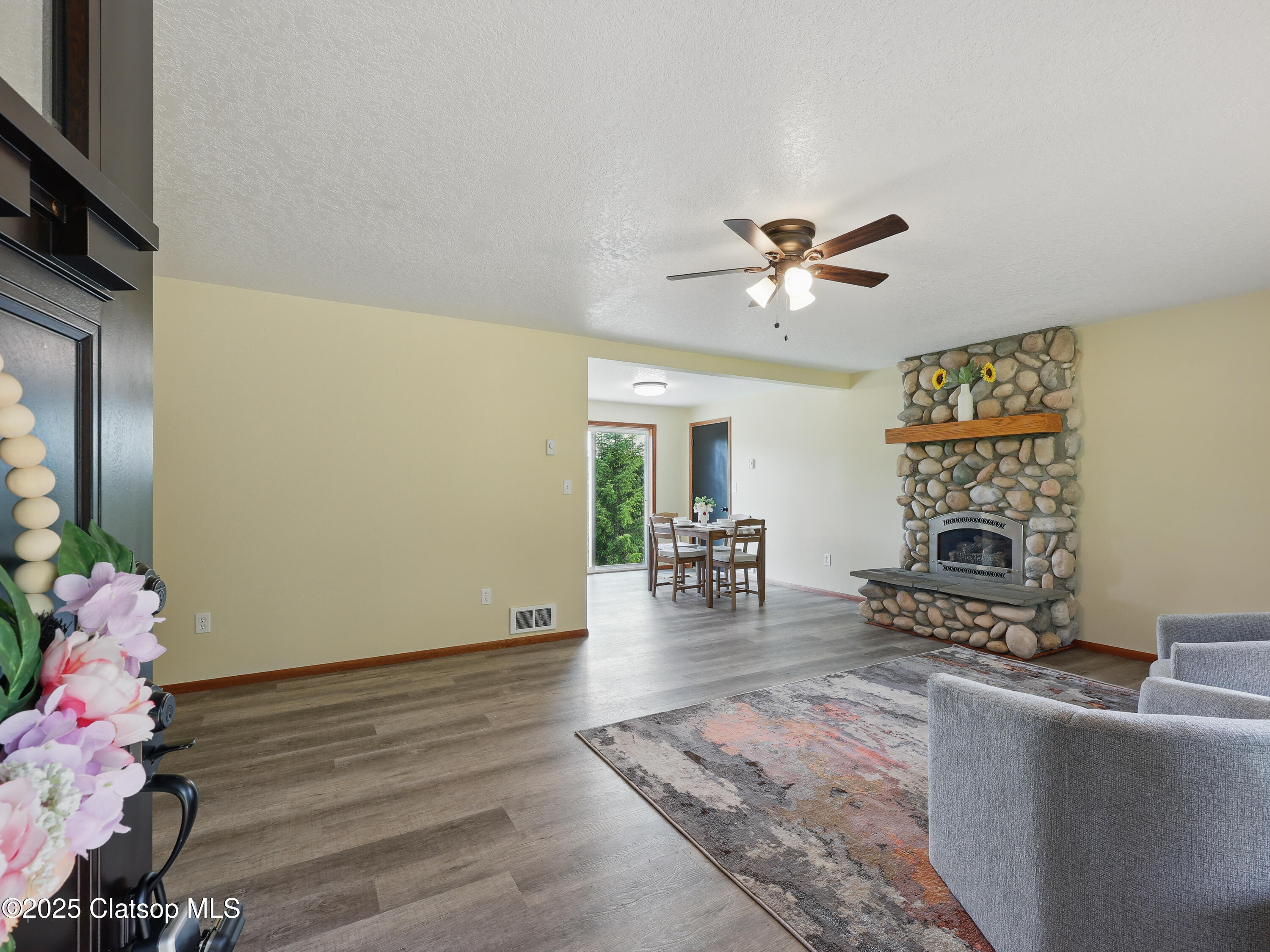 41390 Rolling Stones Lane Property Photo 7
