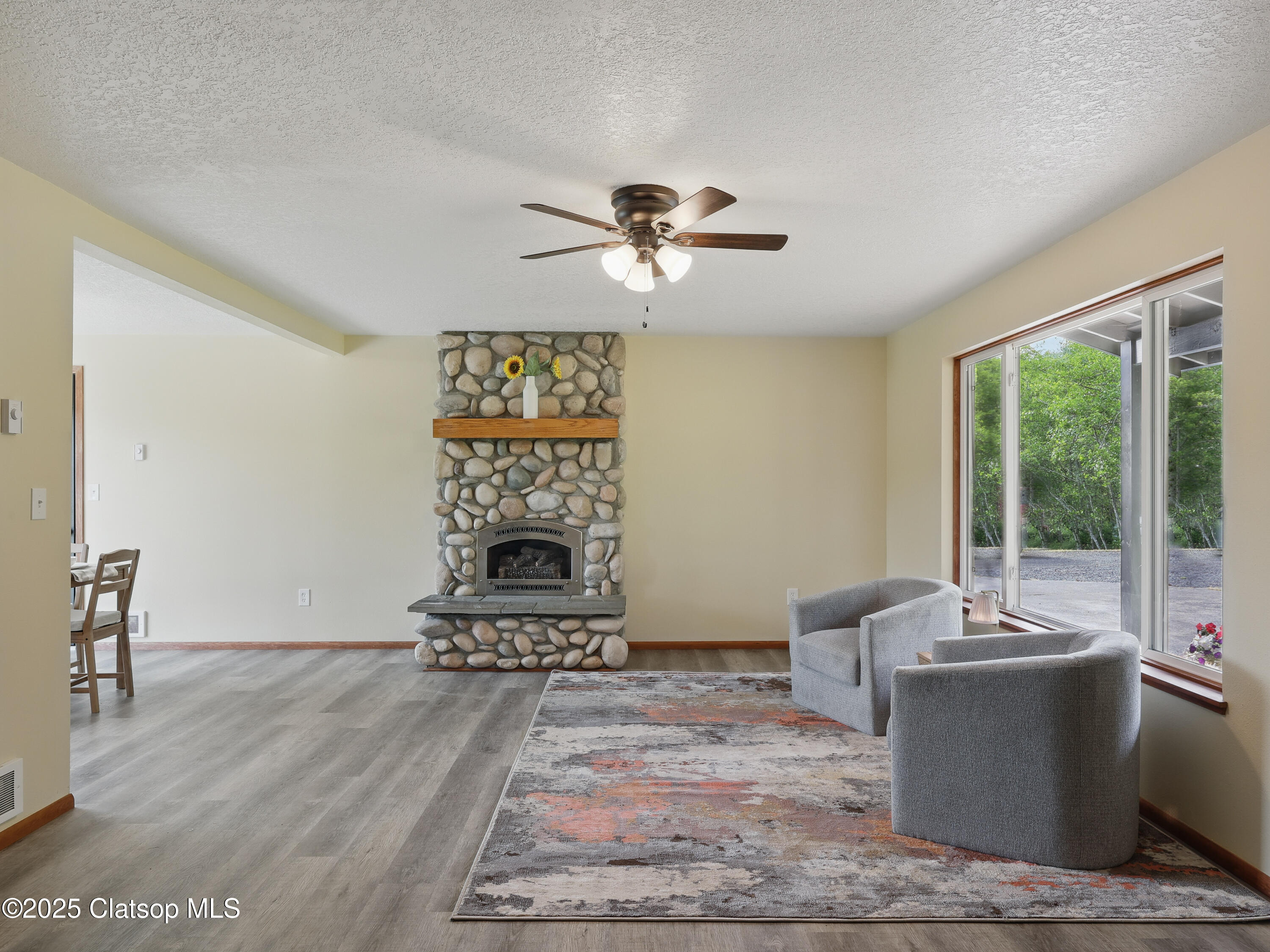 41390 Rolling Stones Lane Property Photo 9