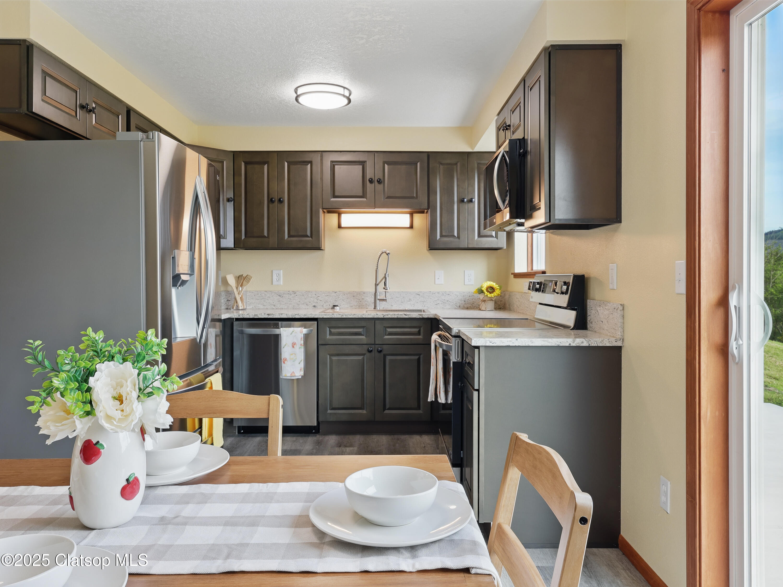 41390 Rolling Stones Lane Property Photo 16