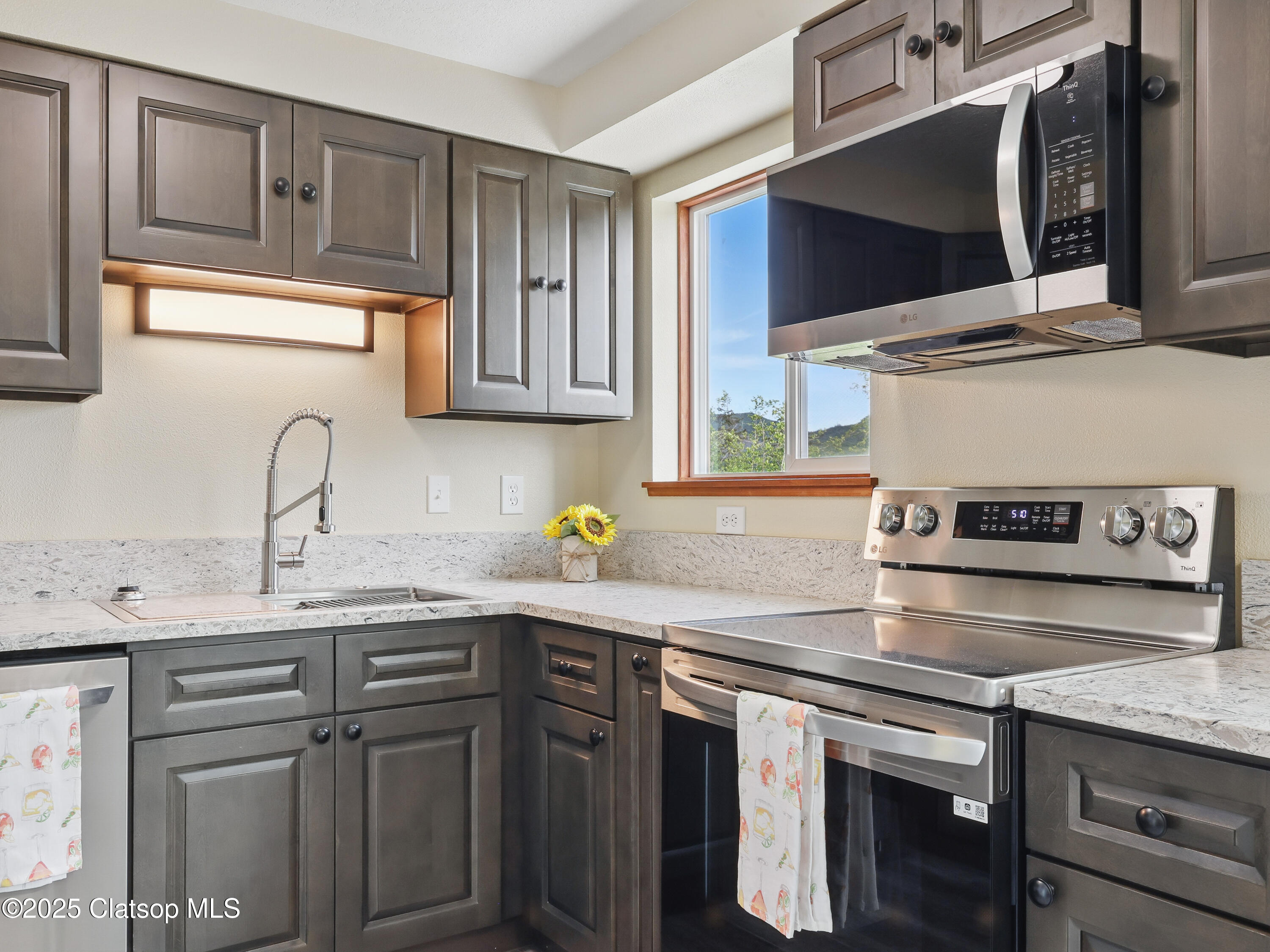 41390 Rolling Stones Lane Property Photo 18