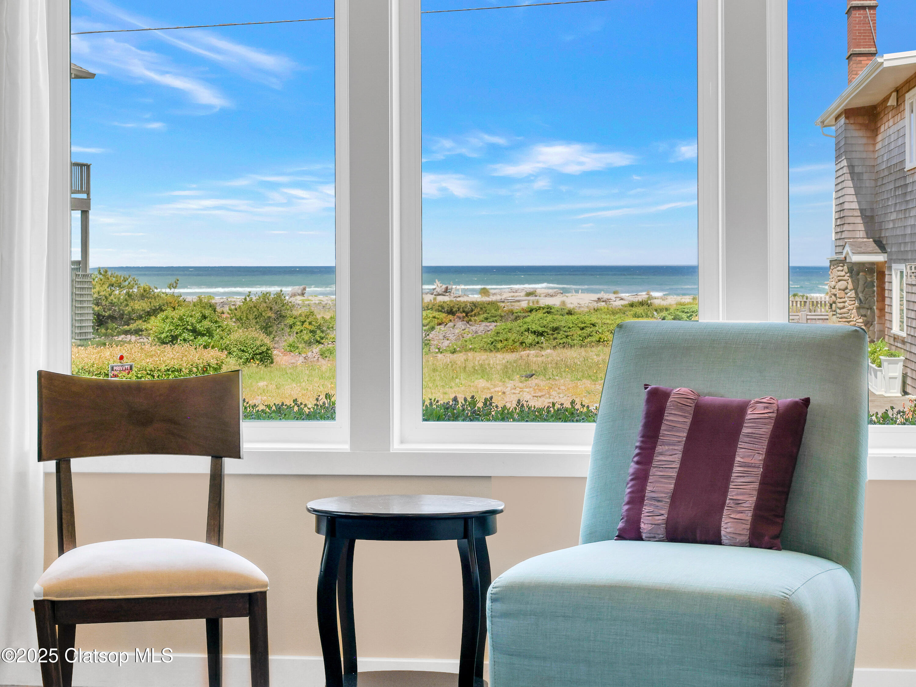 2385 Ocean Vista Drive Property Photo 5