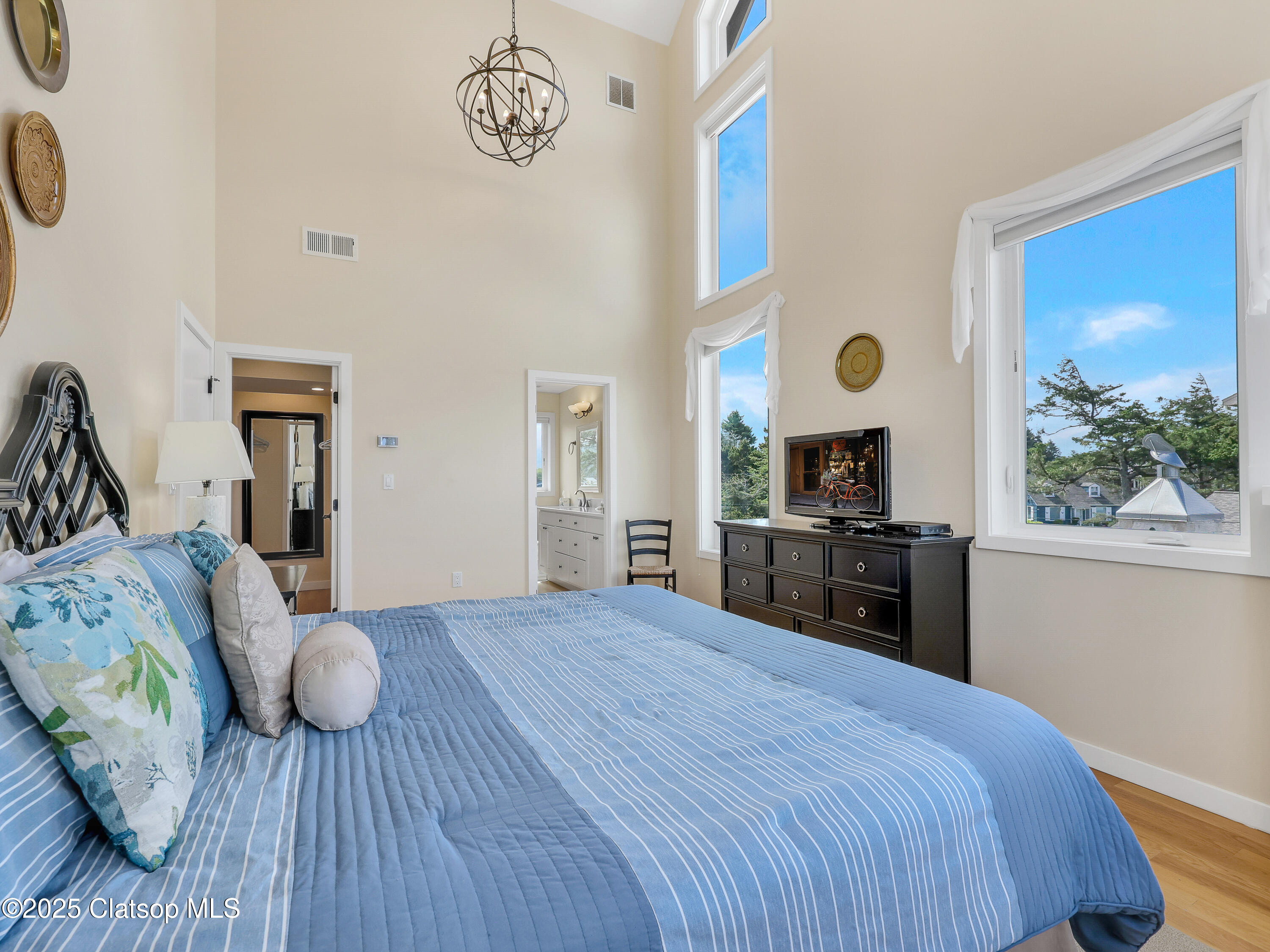 2385 Ocean Vista Drive Property Photo 16
