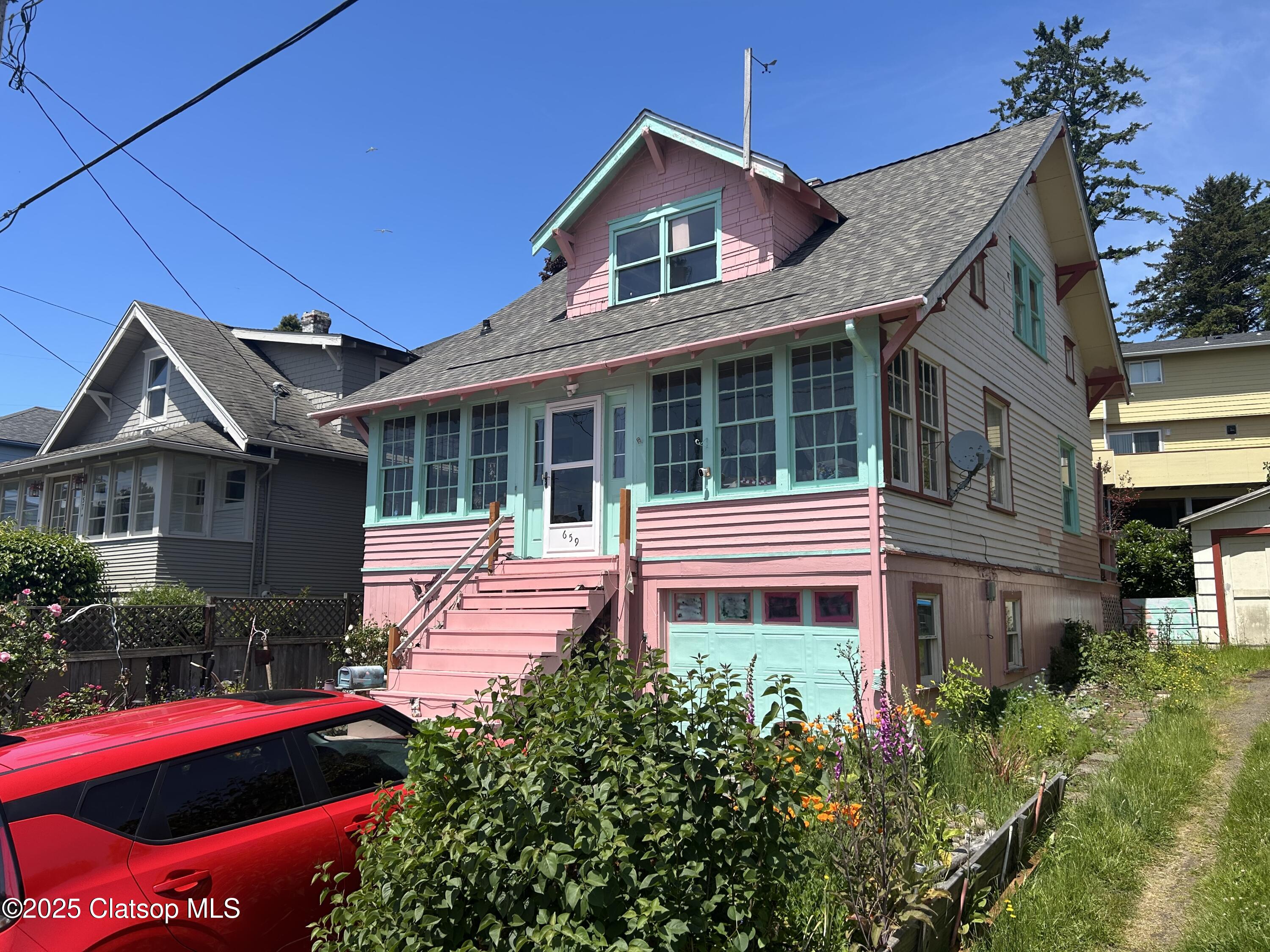 659 Florence Avenue Property Photo 1