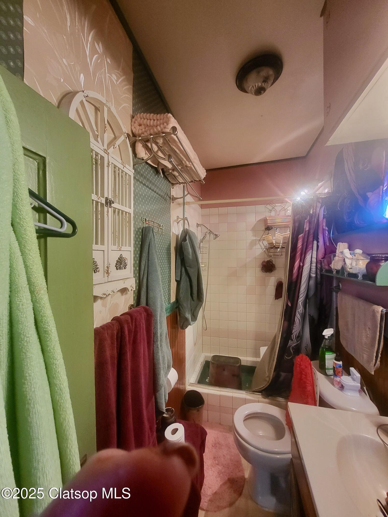 659 Florence Avenue Property Photo 10
