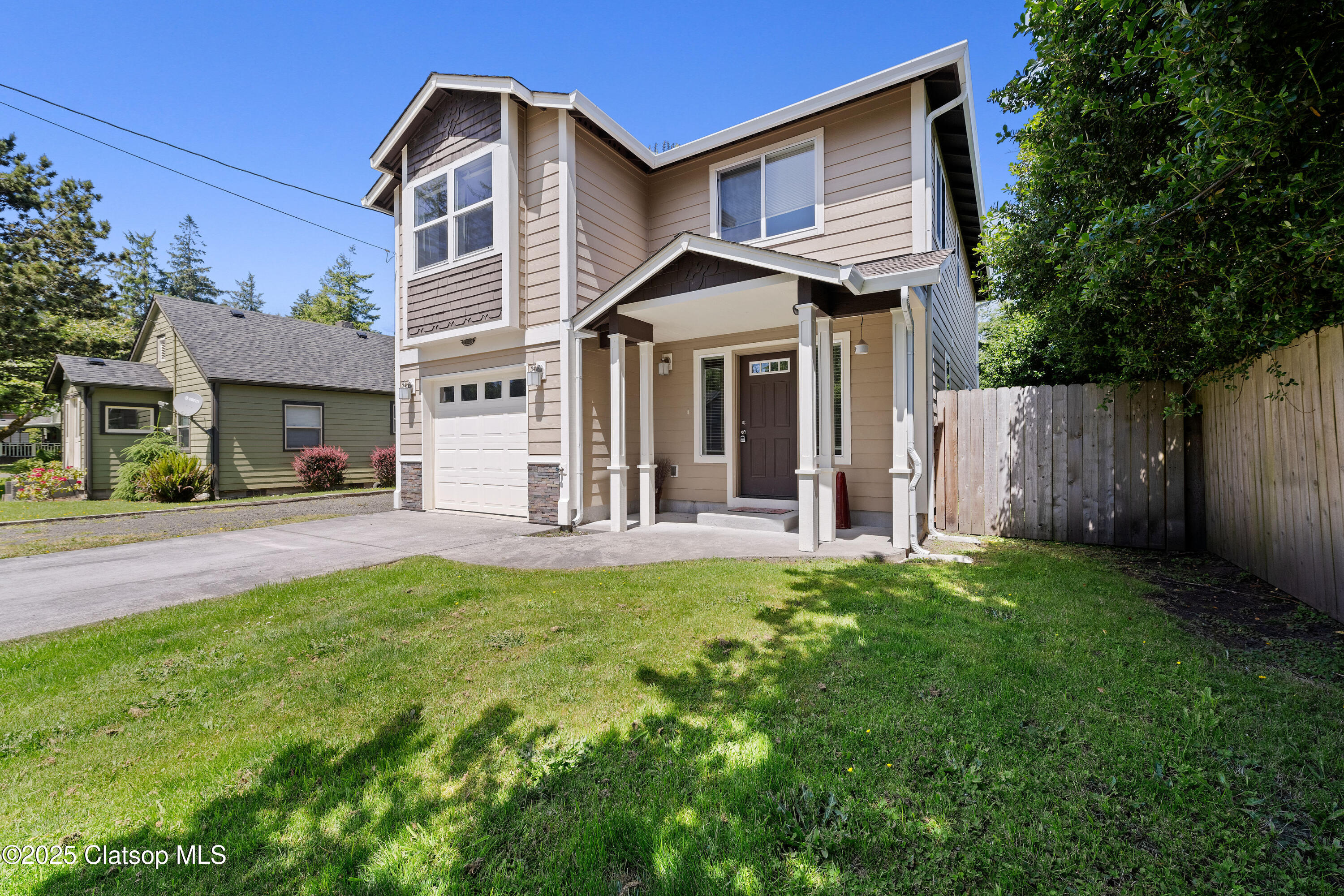 1225 3rd Property Photo 3