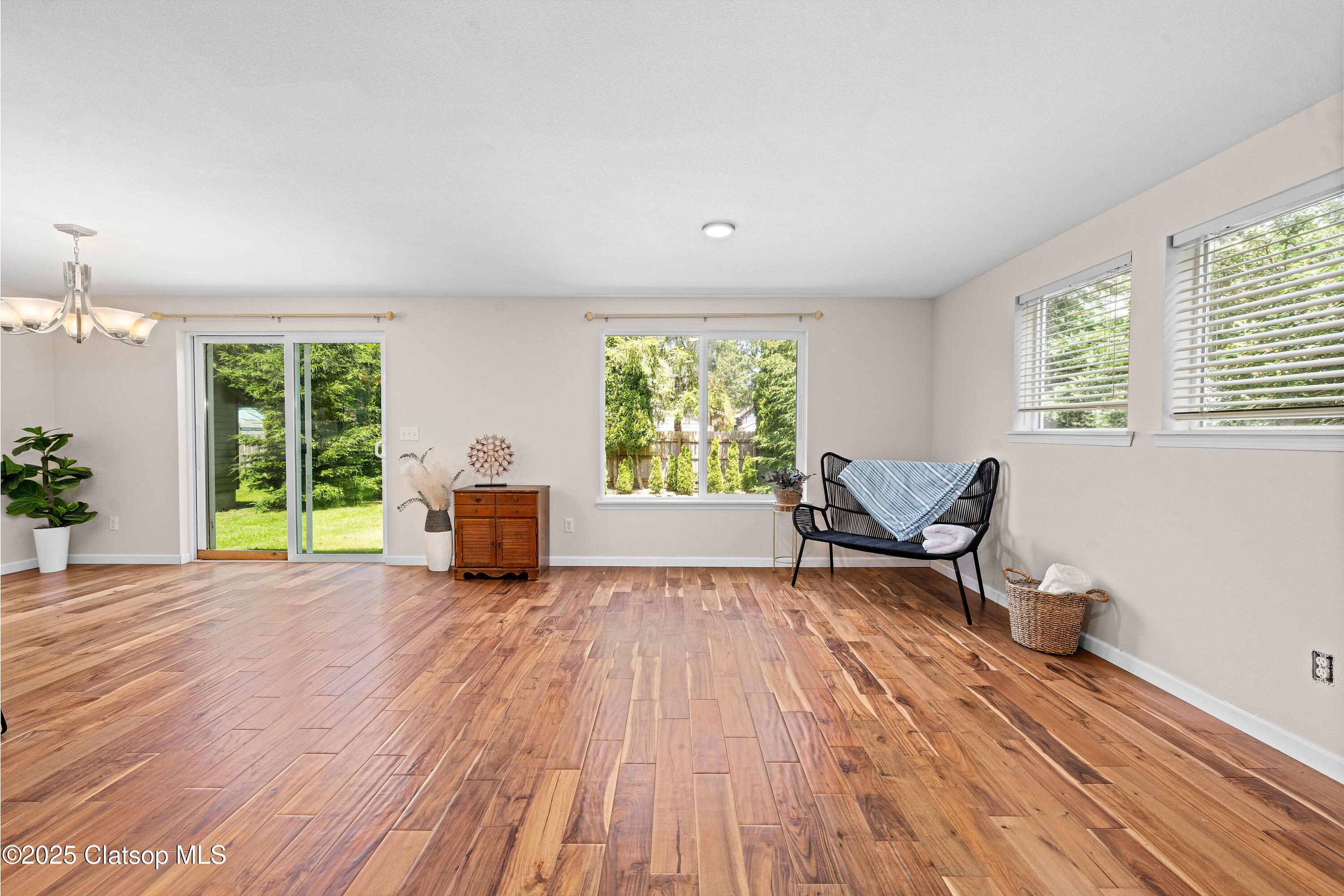 1225 3rd Property Photo 9