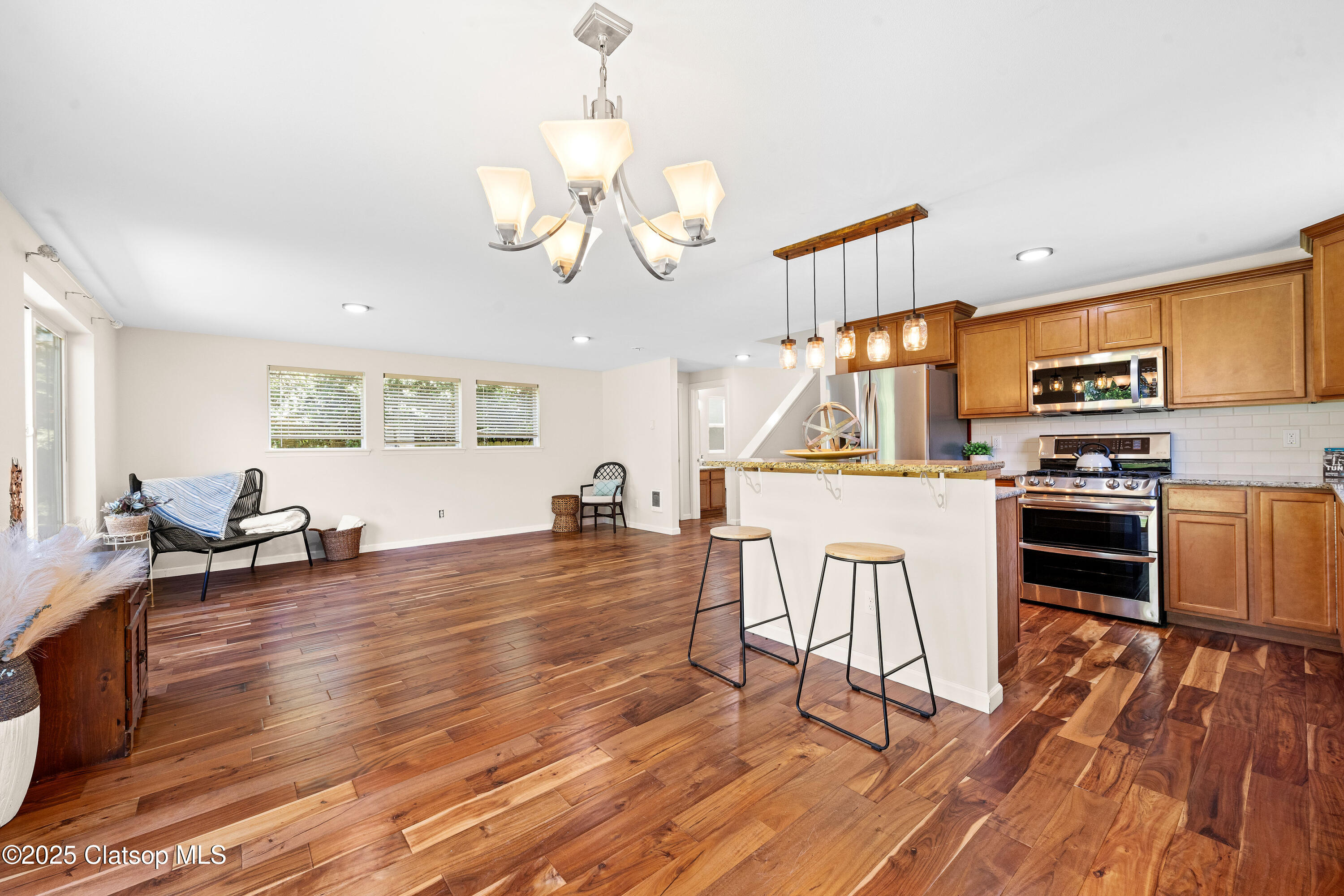1225 3rd Property Photo 12