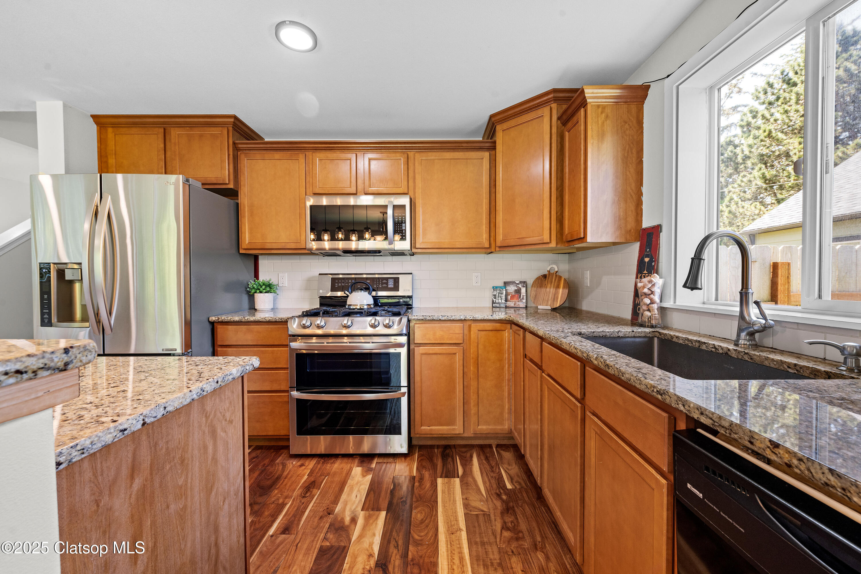 1225 3rd Property Photo 15
