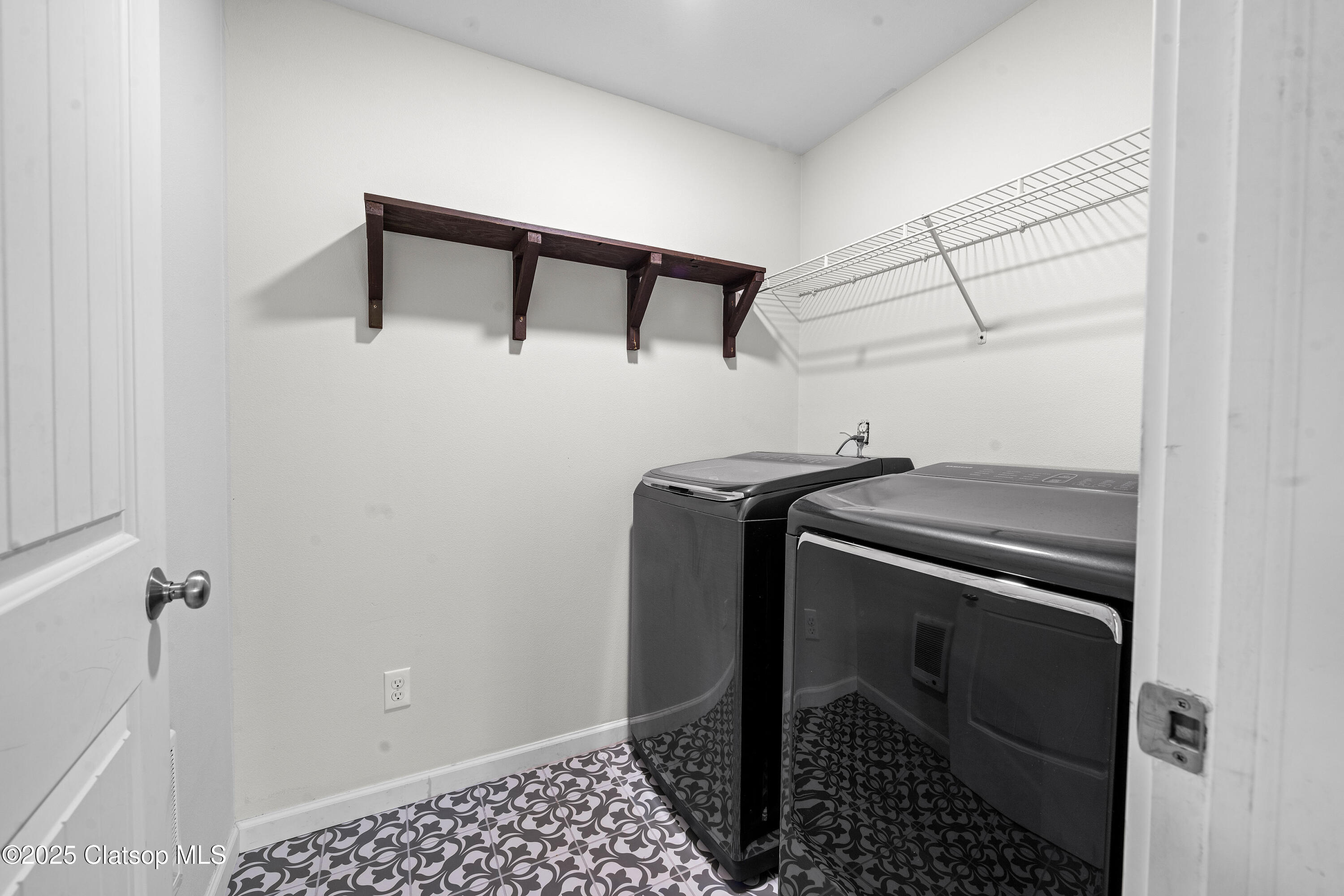 1225 3rd Property Photo 33