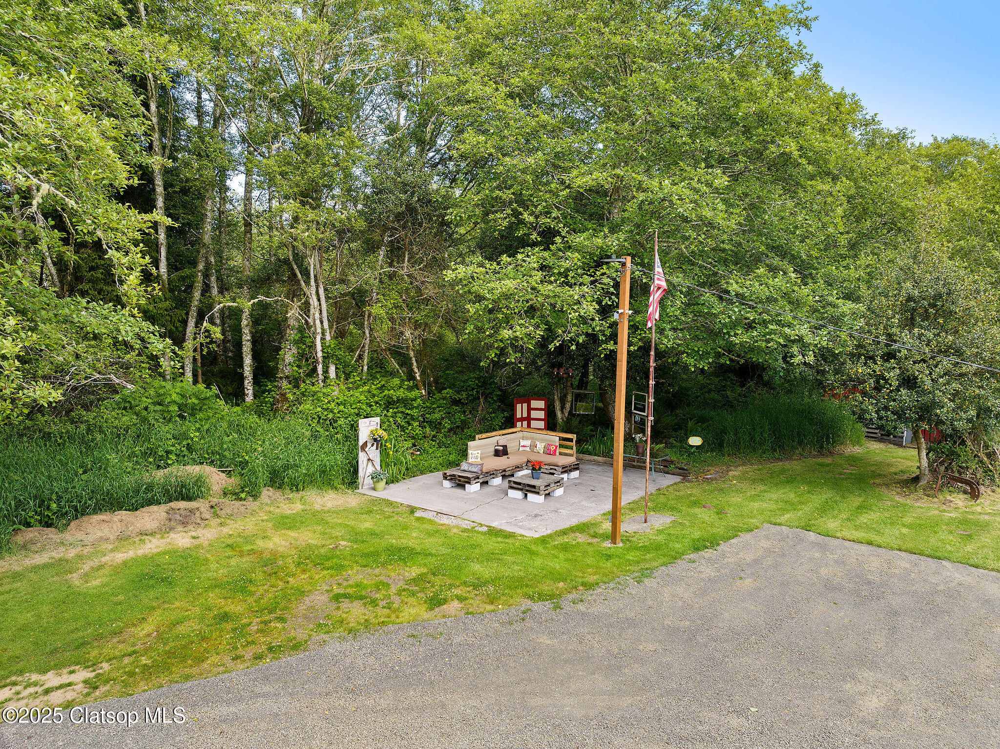 290 12th Avenue Property Photo 21