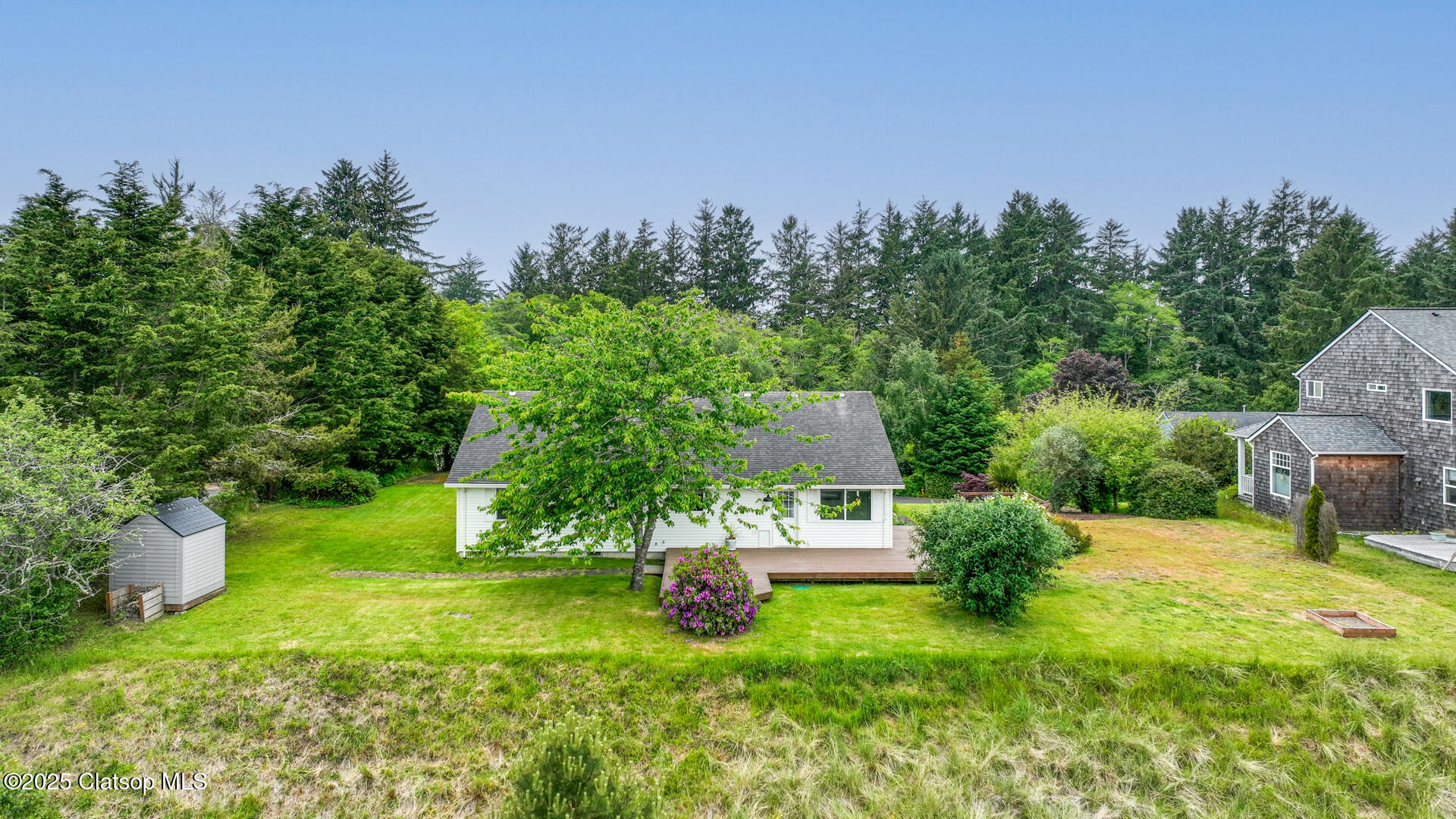 657 Summit Avenue Property Photo 4