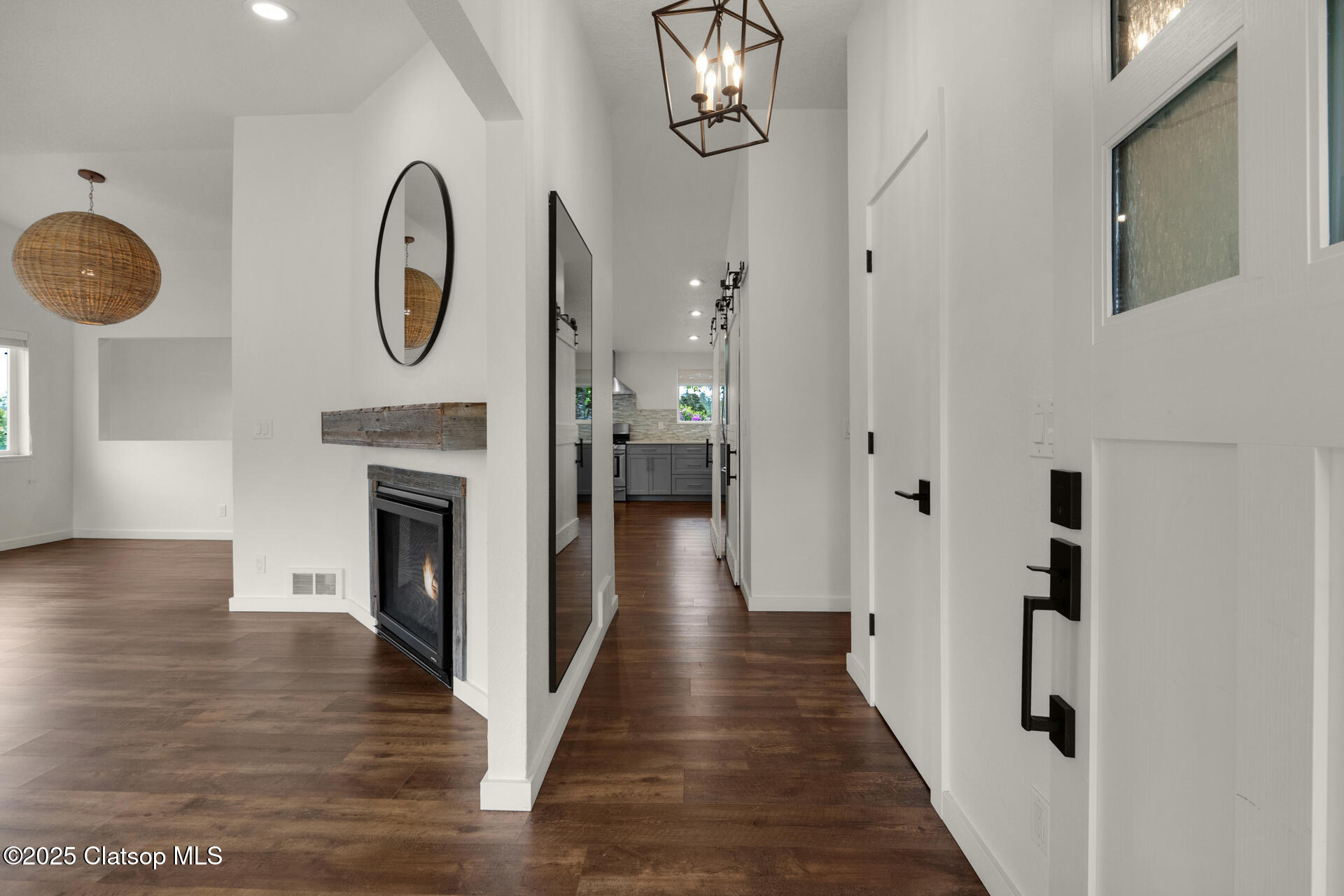 657 Summit Avenue Property Photo 12