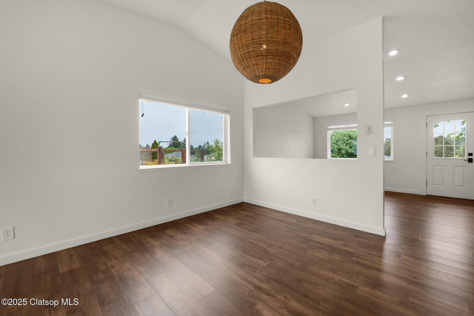 657 Summit Avenue Property Photo 18
