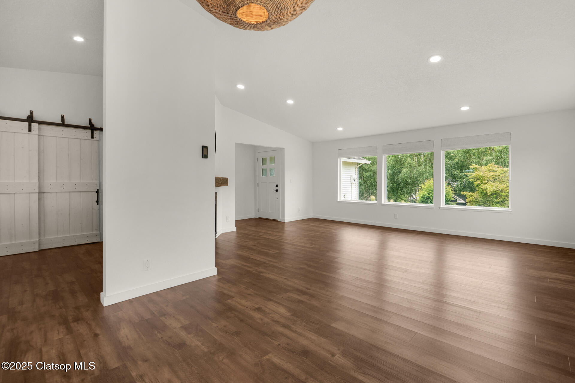 657 Summit Avenue Property Photo 19