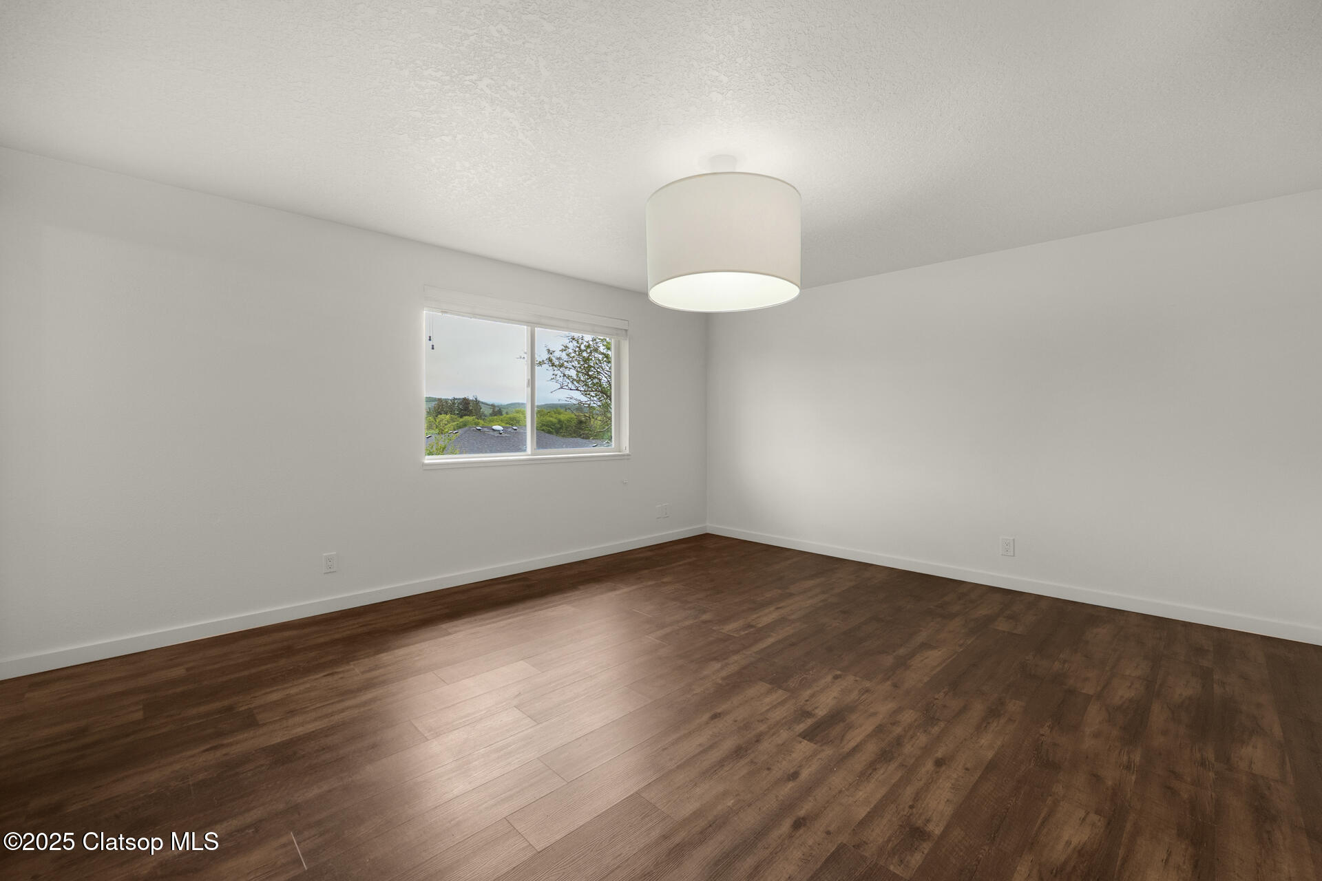 657 Summit Avenue Property Photo 33