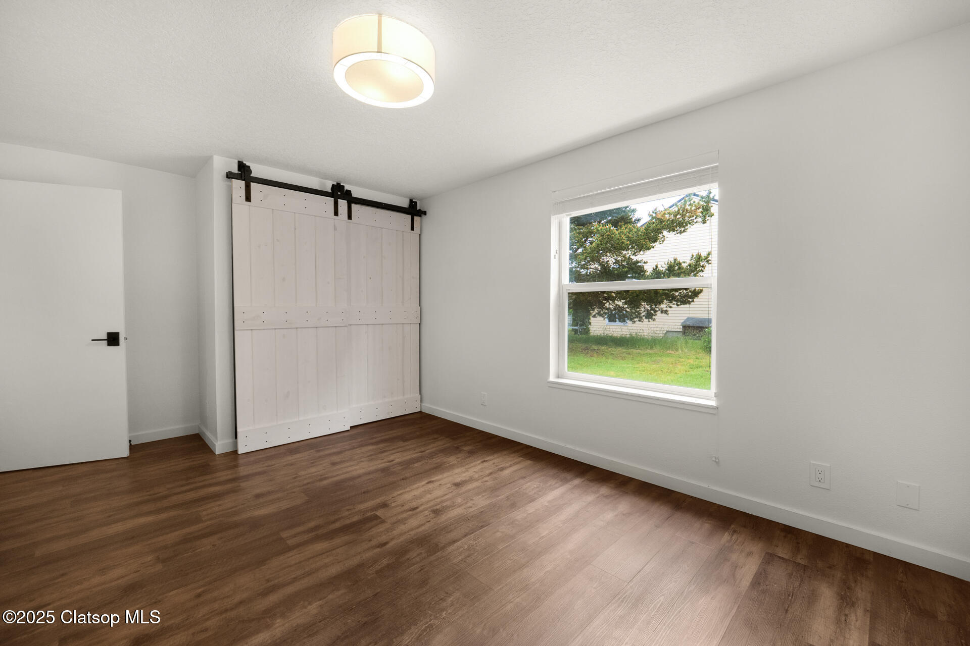 657 Summit Avenue Property Photo 38