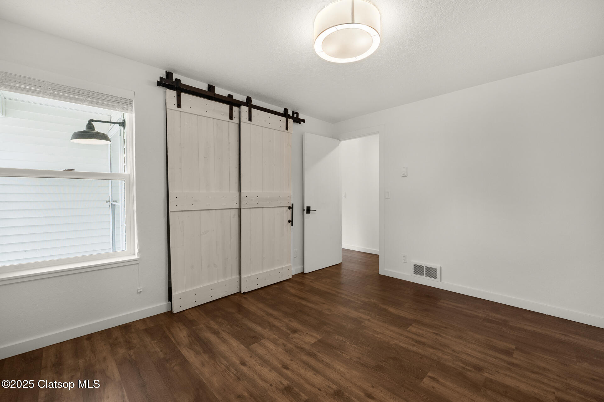 657 Summit Avenue Property Photo 41
