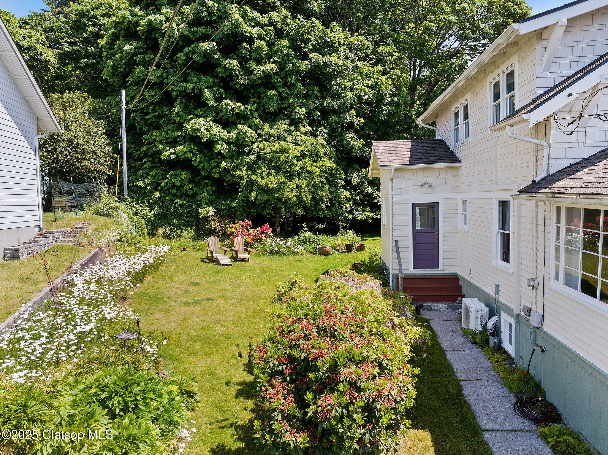 571 Rivington Avenue Property Photo 4