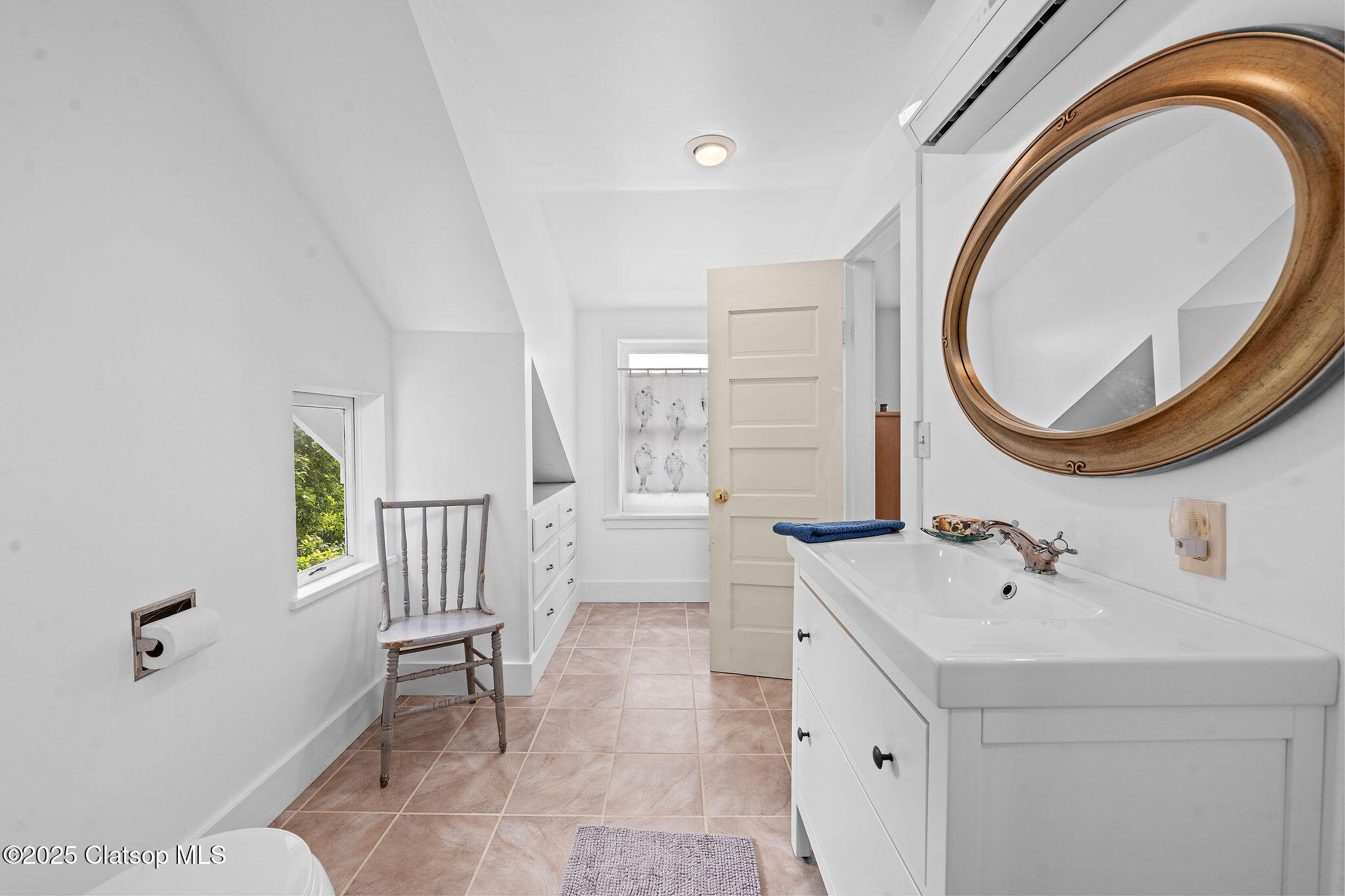571 Rivington Avenue Property Photo 33