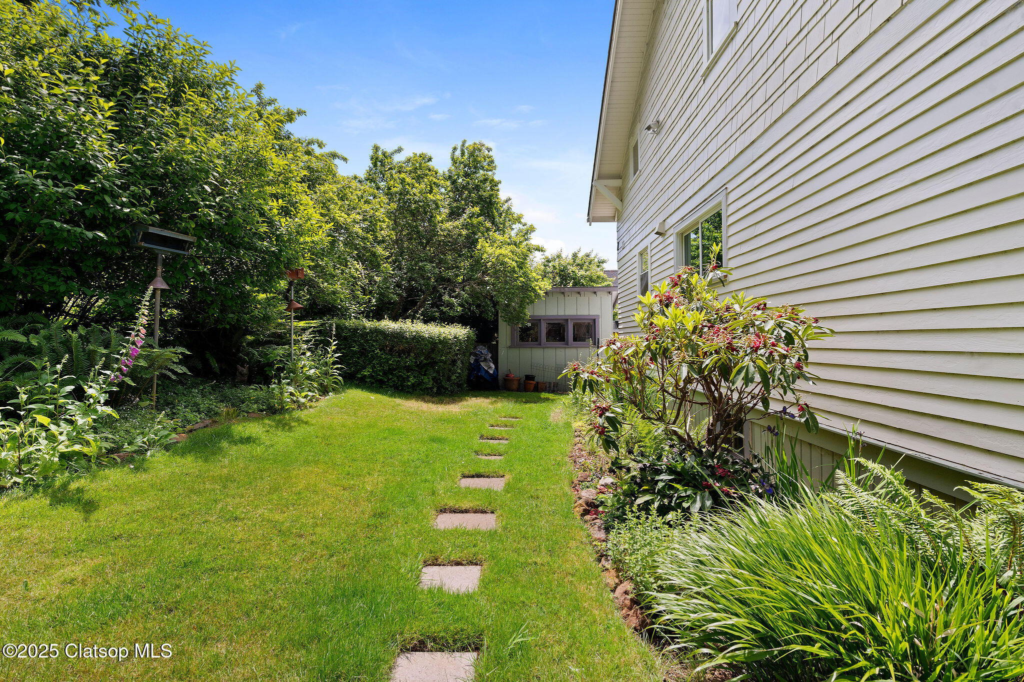 571 Rivington Avenue Property Photo 45