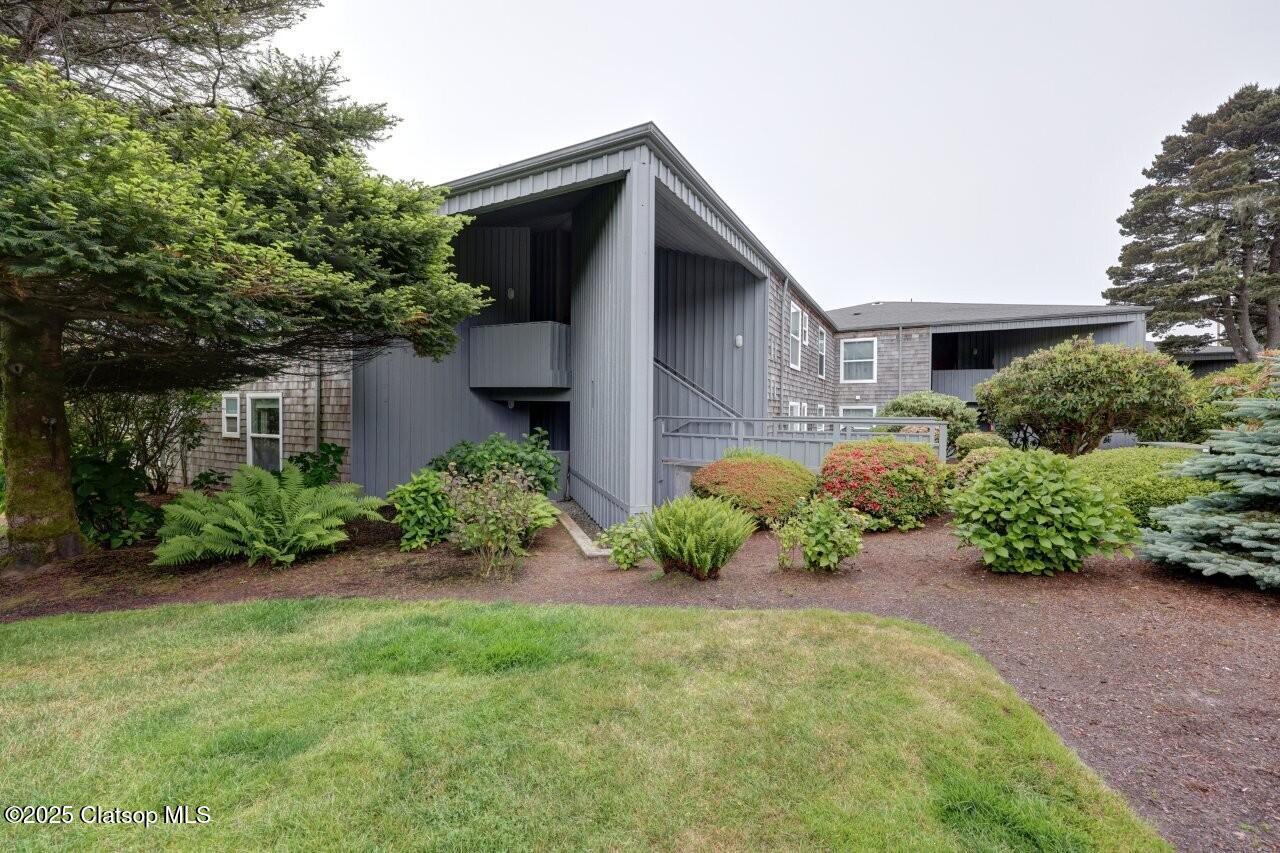 1729 Gearhart Green Condo Property Photo 2