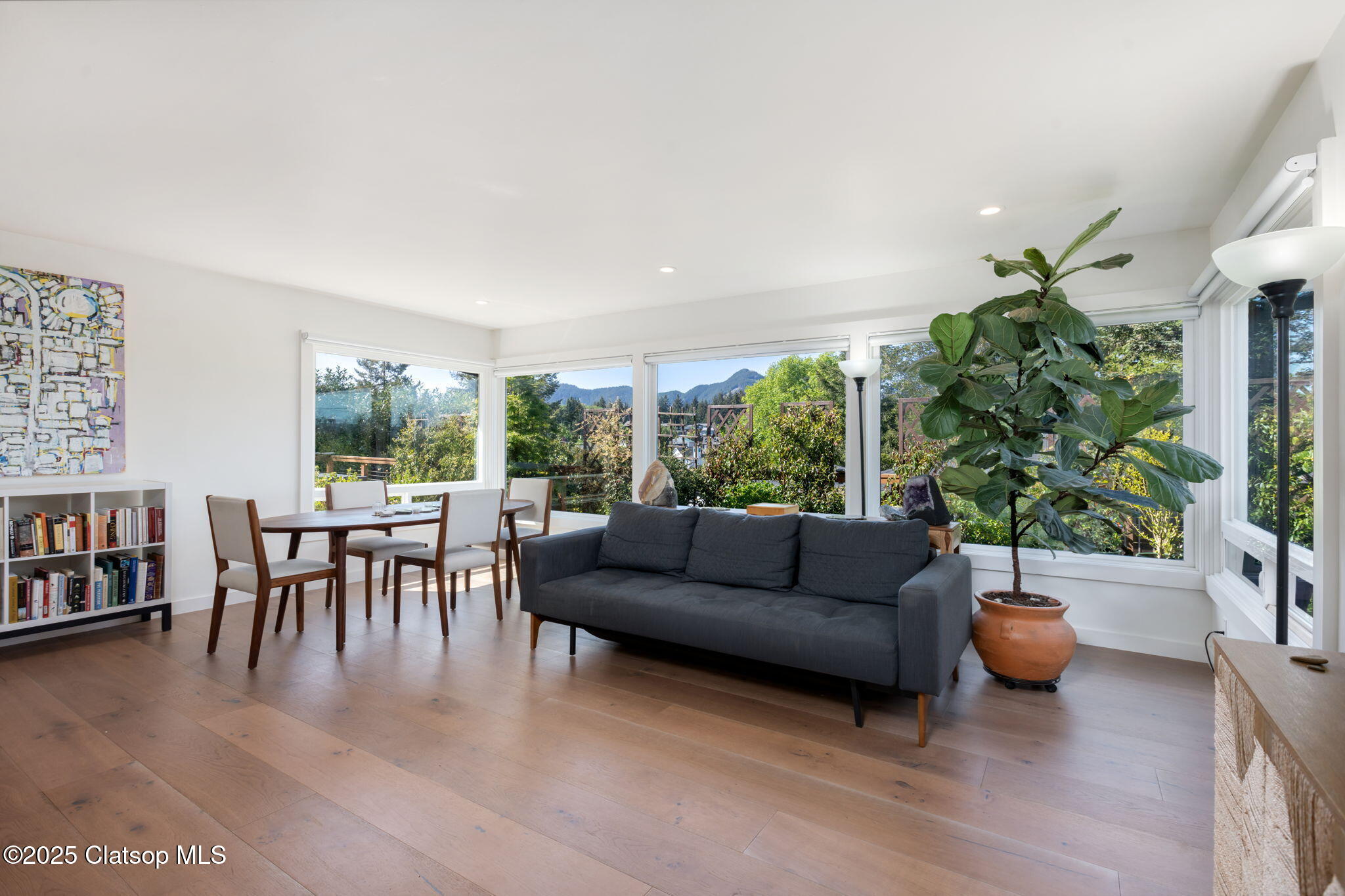 12990 I Street Property Photo 3