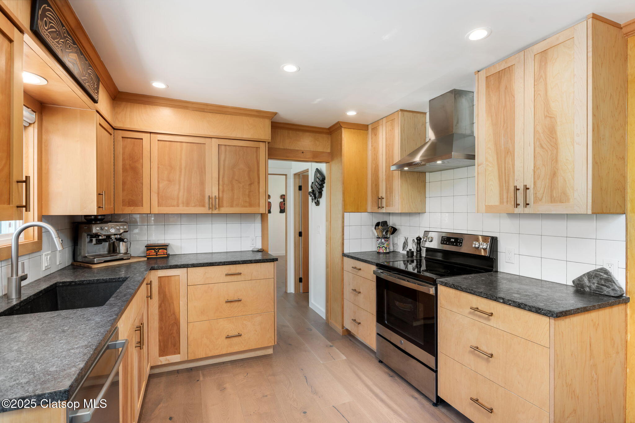 12990 I Street Property Photo 10