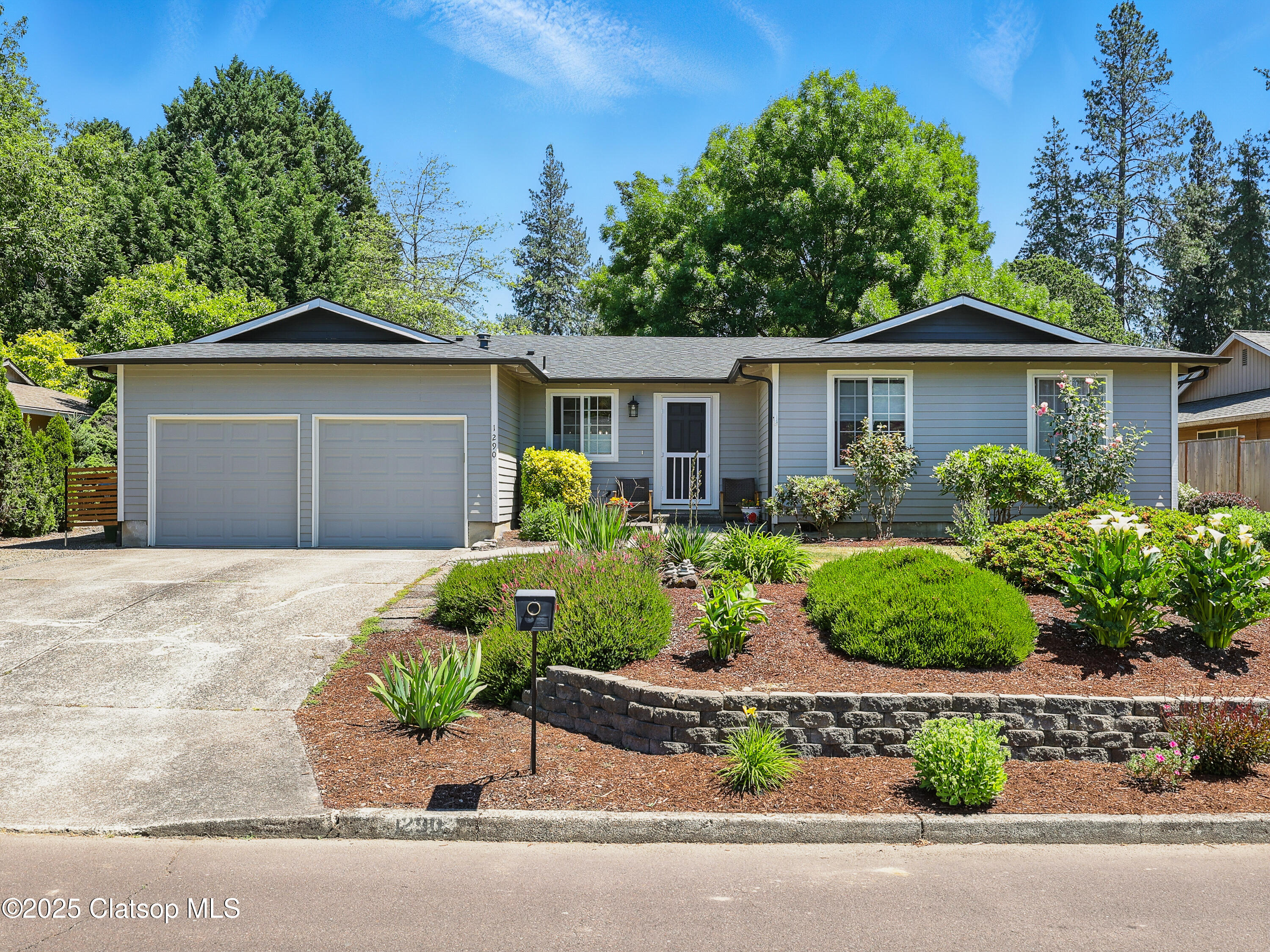 1290 Sw Jay Court Property Photo 1