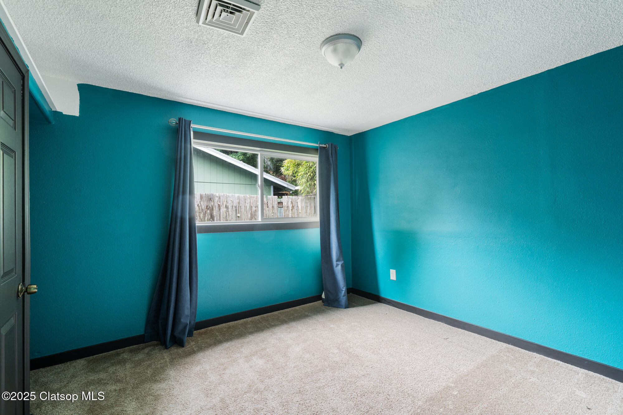 567 Nw Cedar Court Property Photo 18